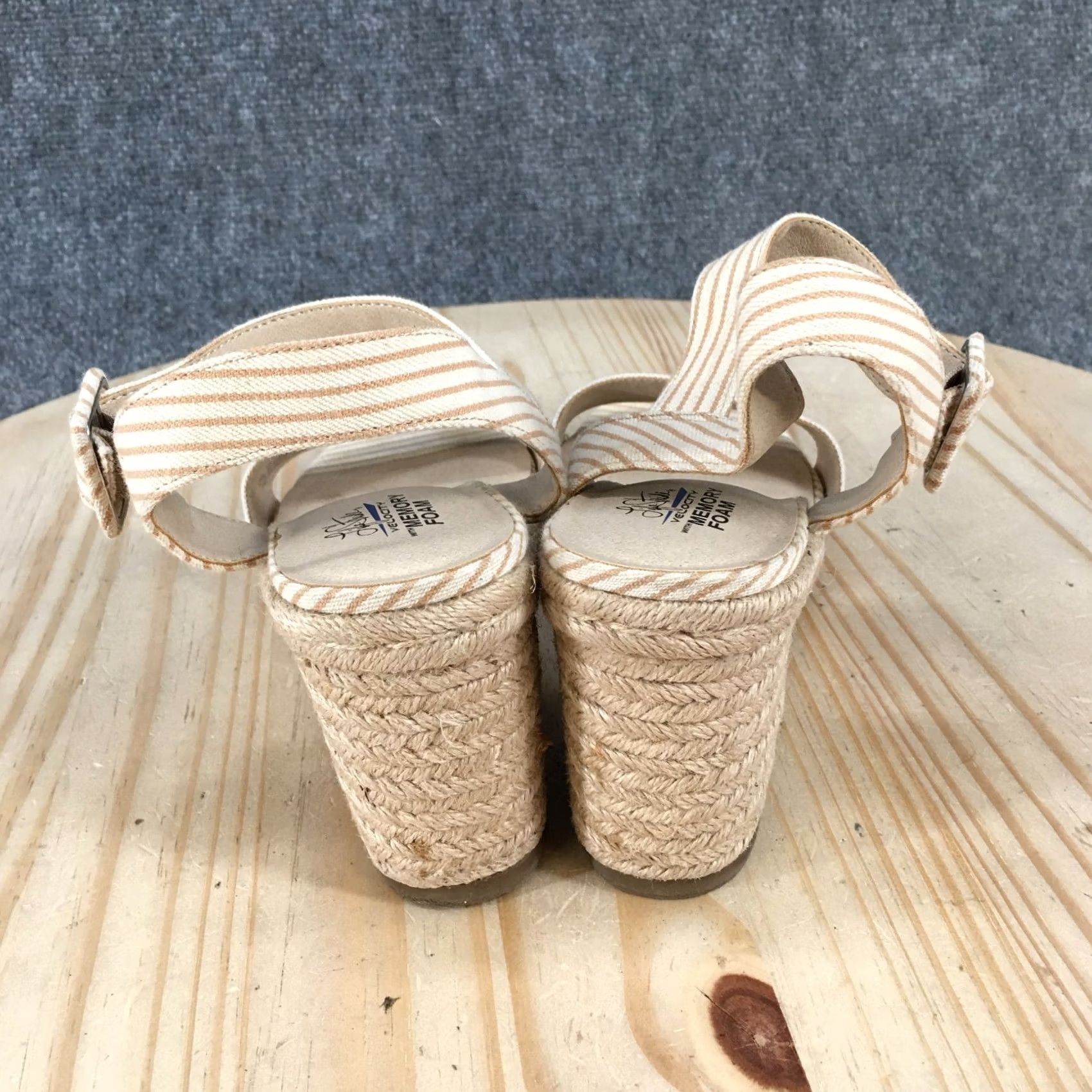 Vintage LifeStride Sandals Womens 9.5 Beige Espadrille Ankle Straps Wedge Casual Sandal Size US 10 / IT 40 - 7 Thumbnail