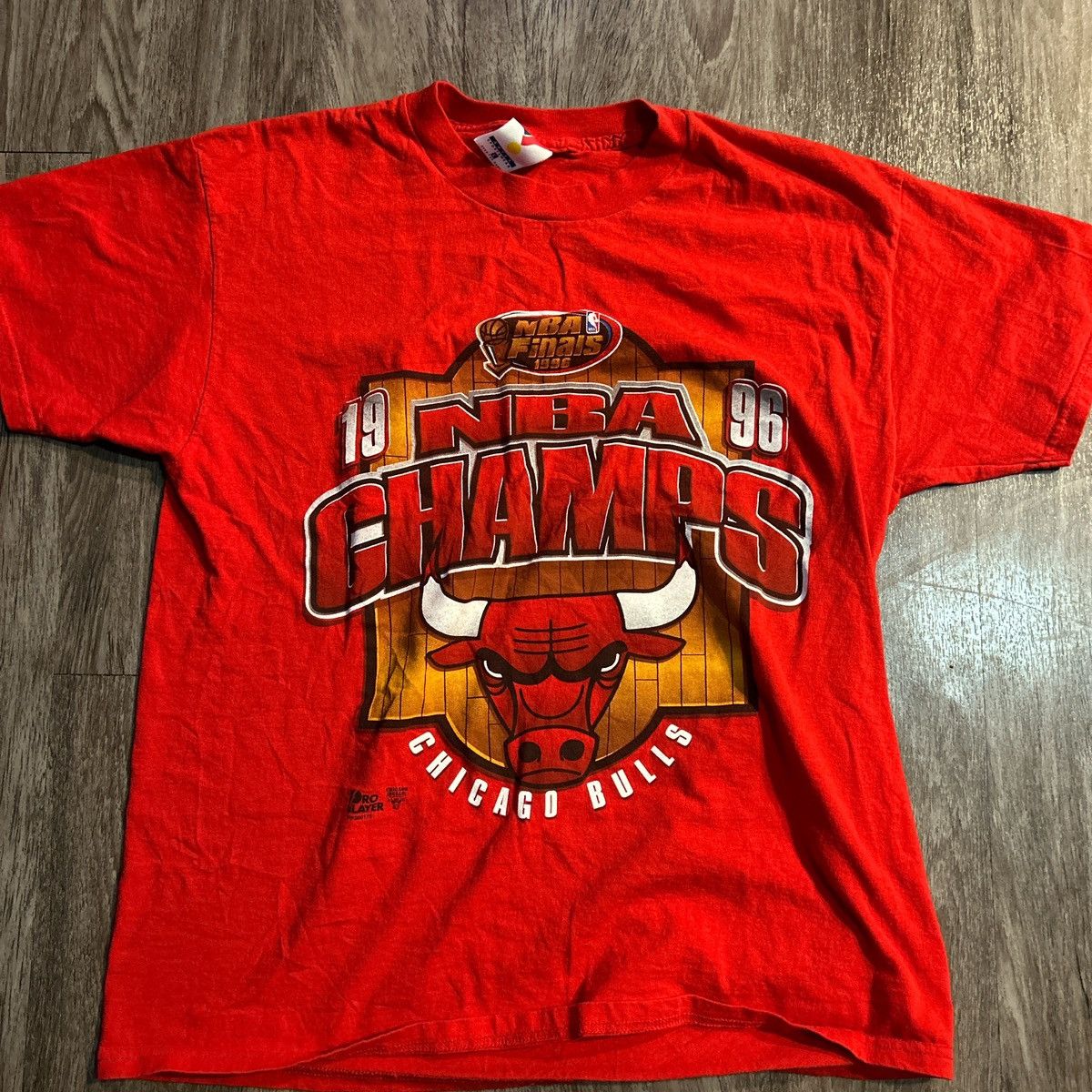 Vintage Chicago Bulls, Red Vintage Shirt Size US L / EU 52-54 / 3 - 1 Thumbnail