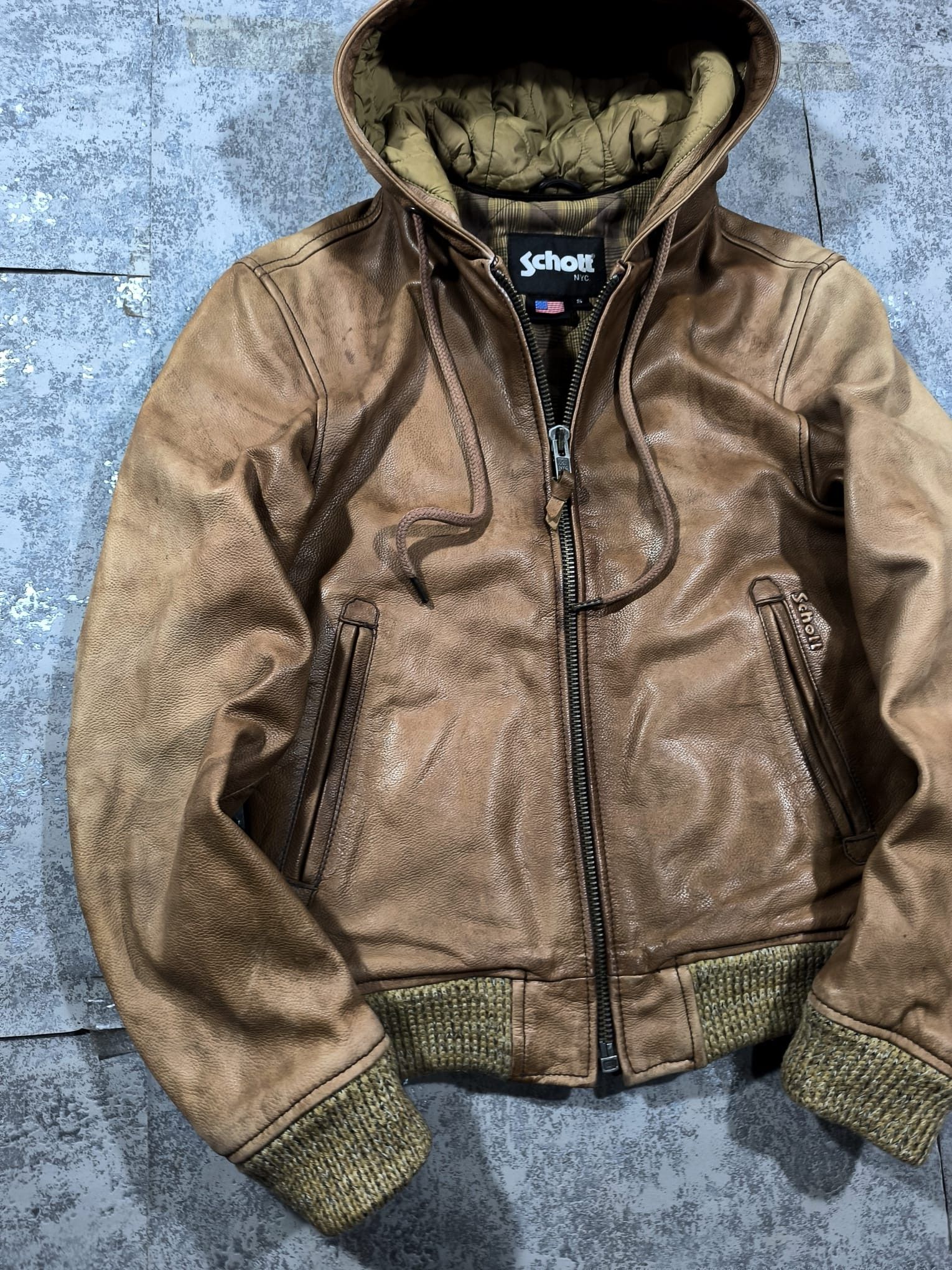 Schott vtg hooded naturally faded schott leather bomber Size US S / EU 44-46 / 1 - 2 Thumbnail