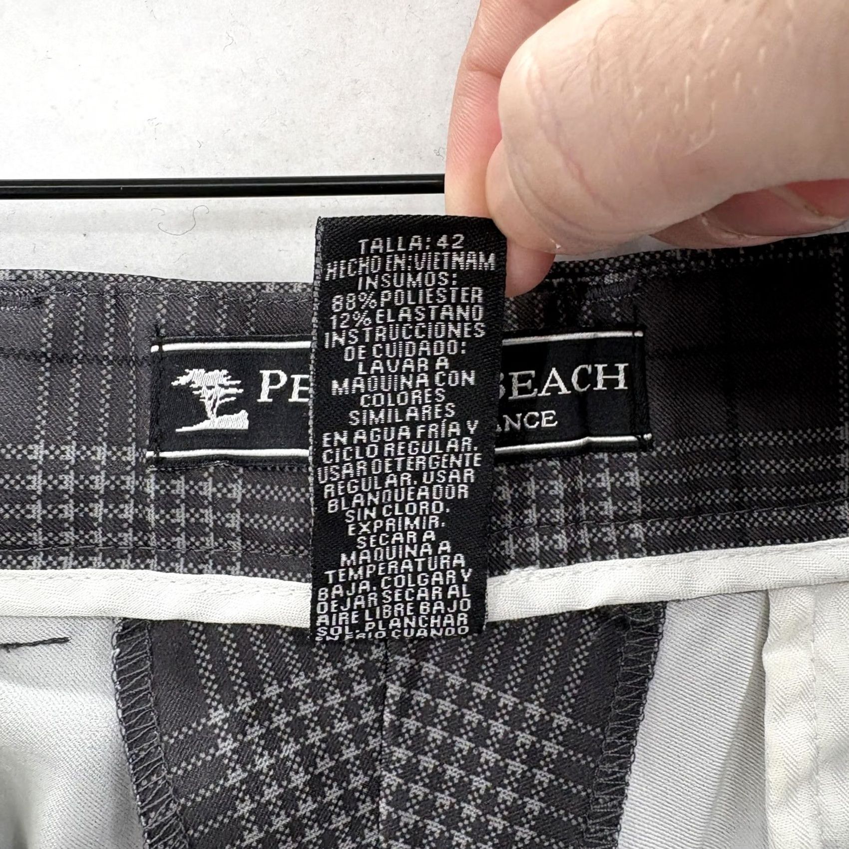 Vintage Pebble Beach Mens 42 Gray Plaid Cargo Shorts 10" Stretch NWT Casual Golf Polyester Spandex Moisture Wicking Pocket Front Zip Summer Inseam 10in Mens Size US 42 / EU 58 - 5 Thumbnail