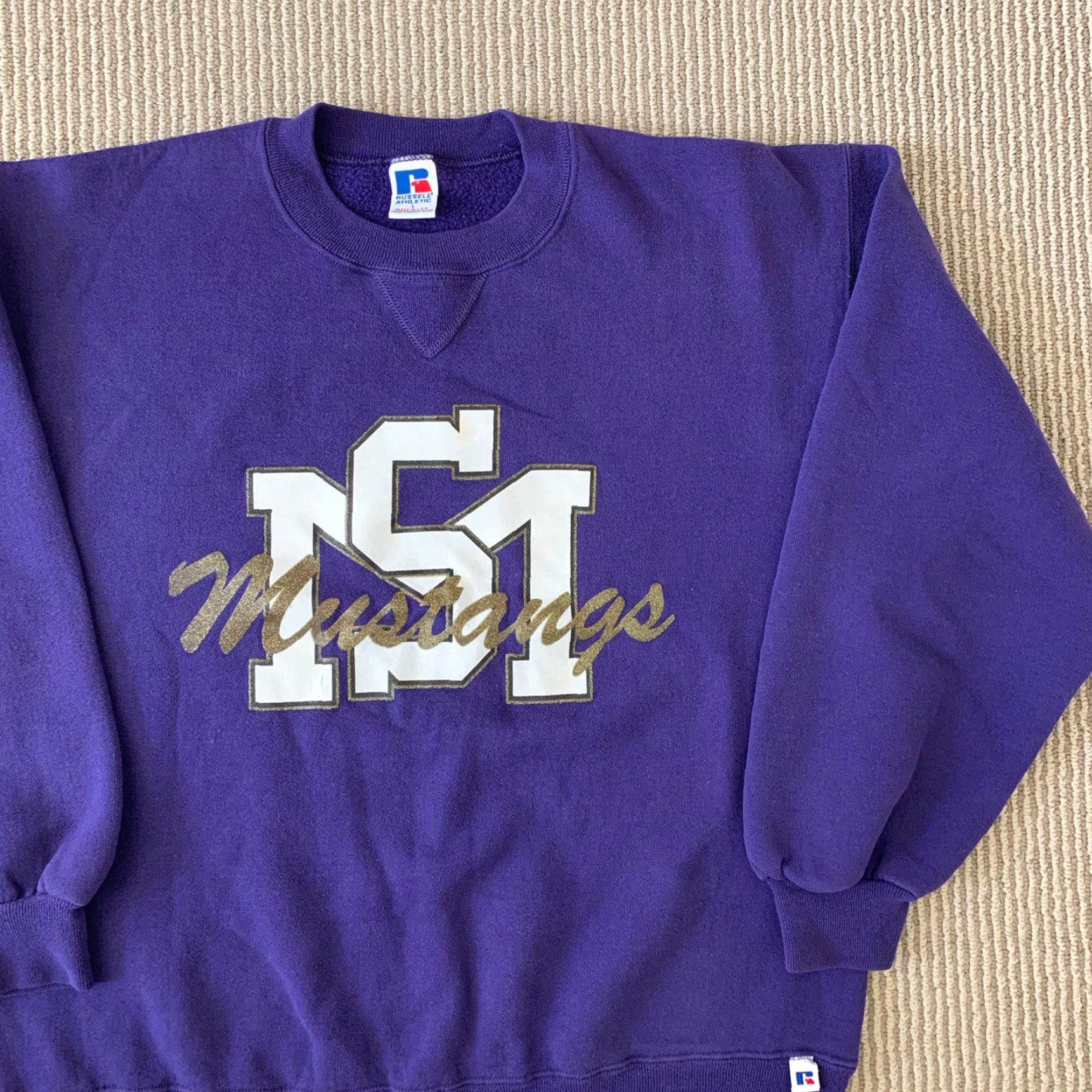 Russell Athletic VINTAGE Russell Athletic Mustang Purple Crewneck Pullover Sweater Size L USA Mens 90s Crew Neck Graphic Print Fleece Cotton Size US L / EU 52-54 / 3 - 3 Thumbnail