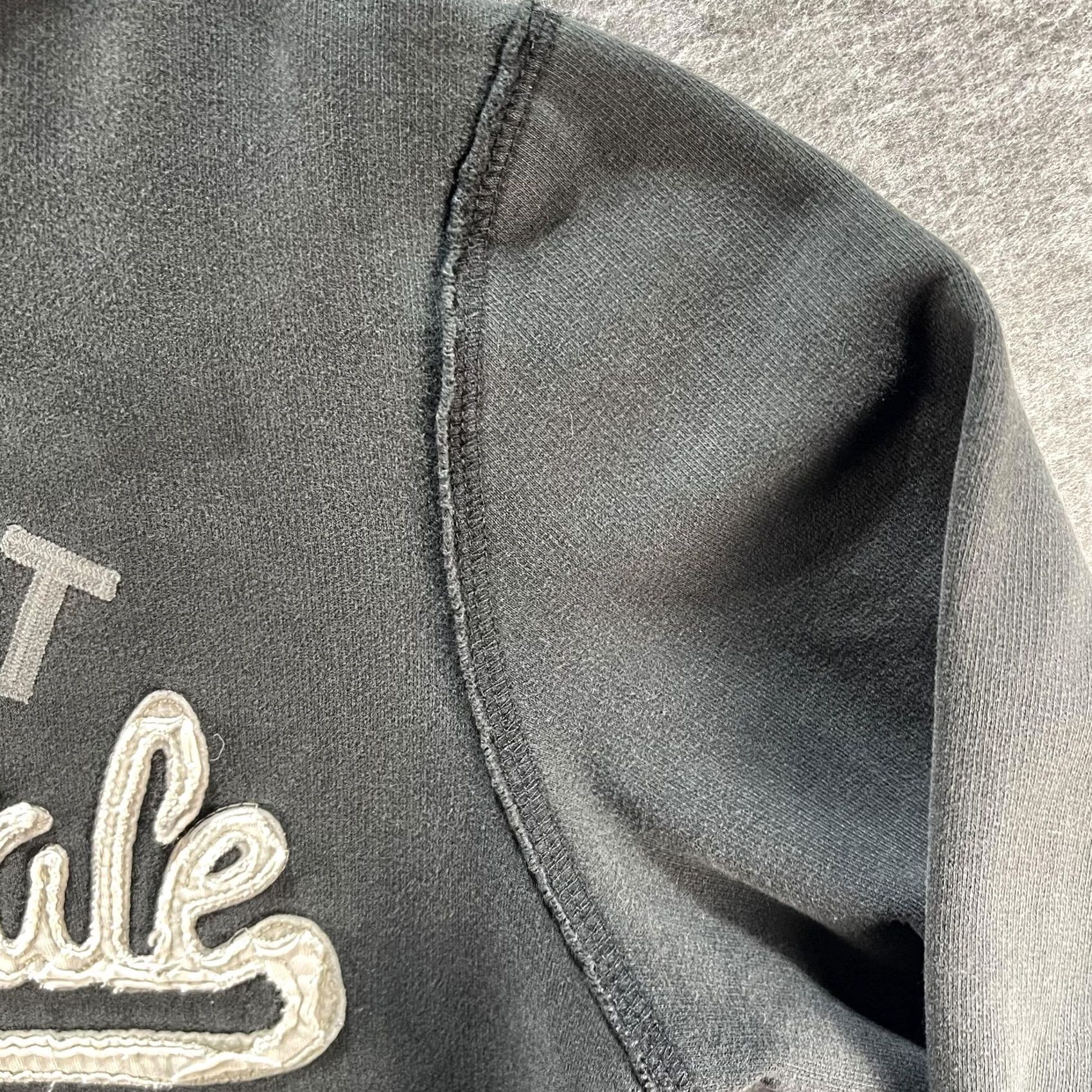 Vintage VINTAGE Aeropostale Hoodie Mens M Charcoal Pullover Hooded Graphic Print NYC 87 Thrashed Distressed Size US M / EU 48-50 / 2 - 7 Thumbnail