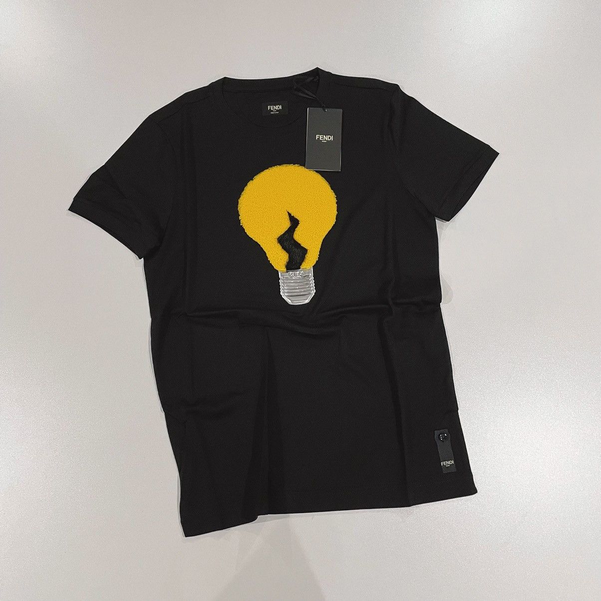 Fendi Fendi black T-shirt shearling lightbulb JE tee Size US S / EU 44-46 / 1 - 1 Thumbnail