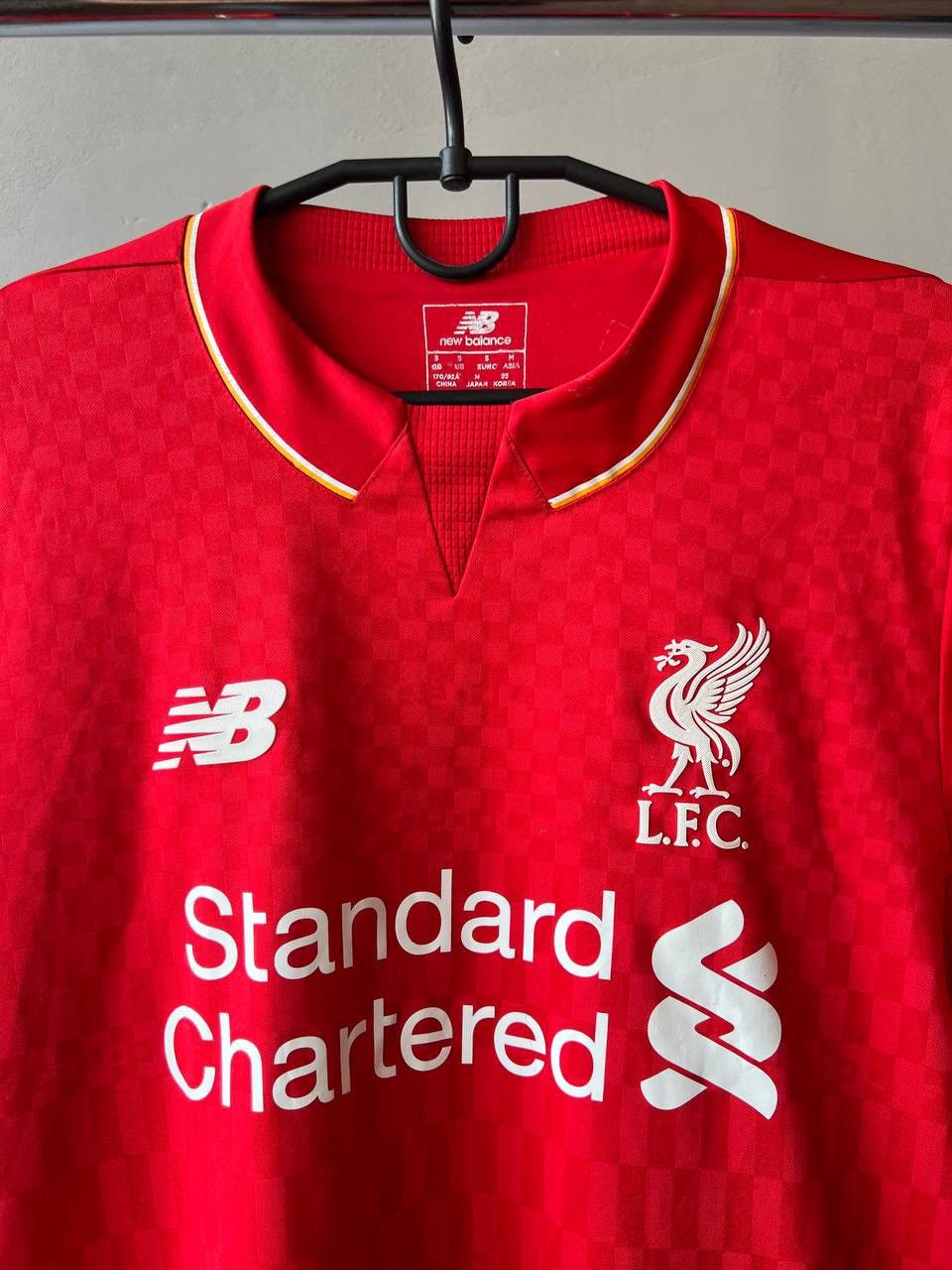 New Balance 2015/16 LIVERPOOL FC HOME SOCCER JERSEY FOOTBALL SHIRT SZ S Size US S / EU 44-46 / 1 - 5 Thumbnail