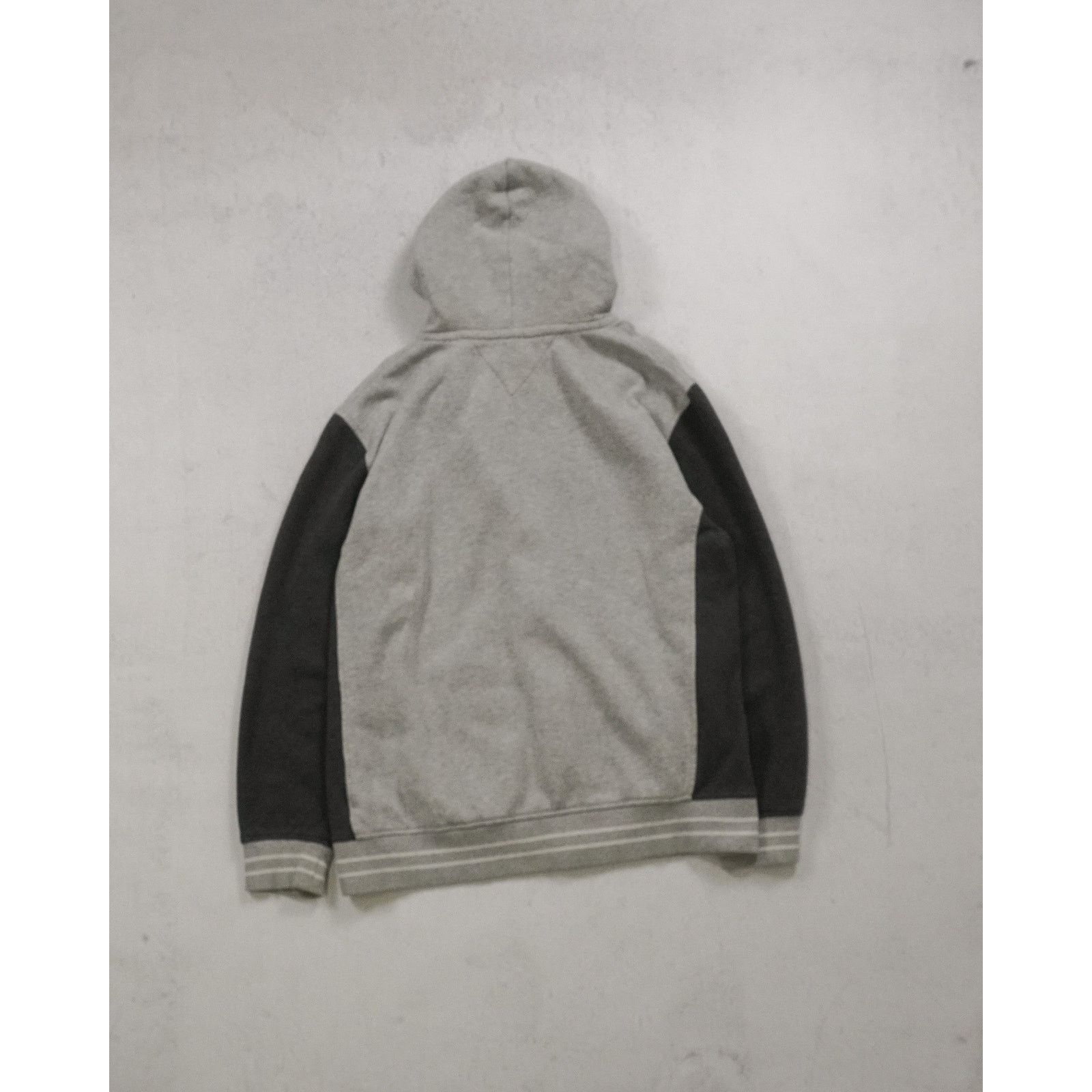 Tommy Hilfiger Vintage 00s Tommy Hilfiger Grey Hoodie - Men's Large Size US L / EU 52-54 / 3 - 2 Thumbnail