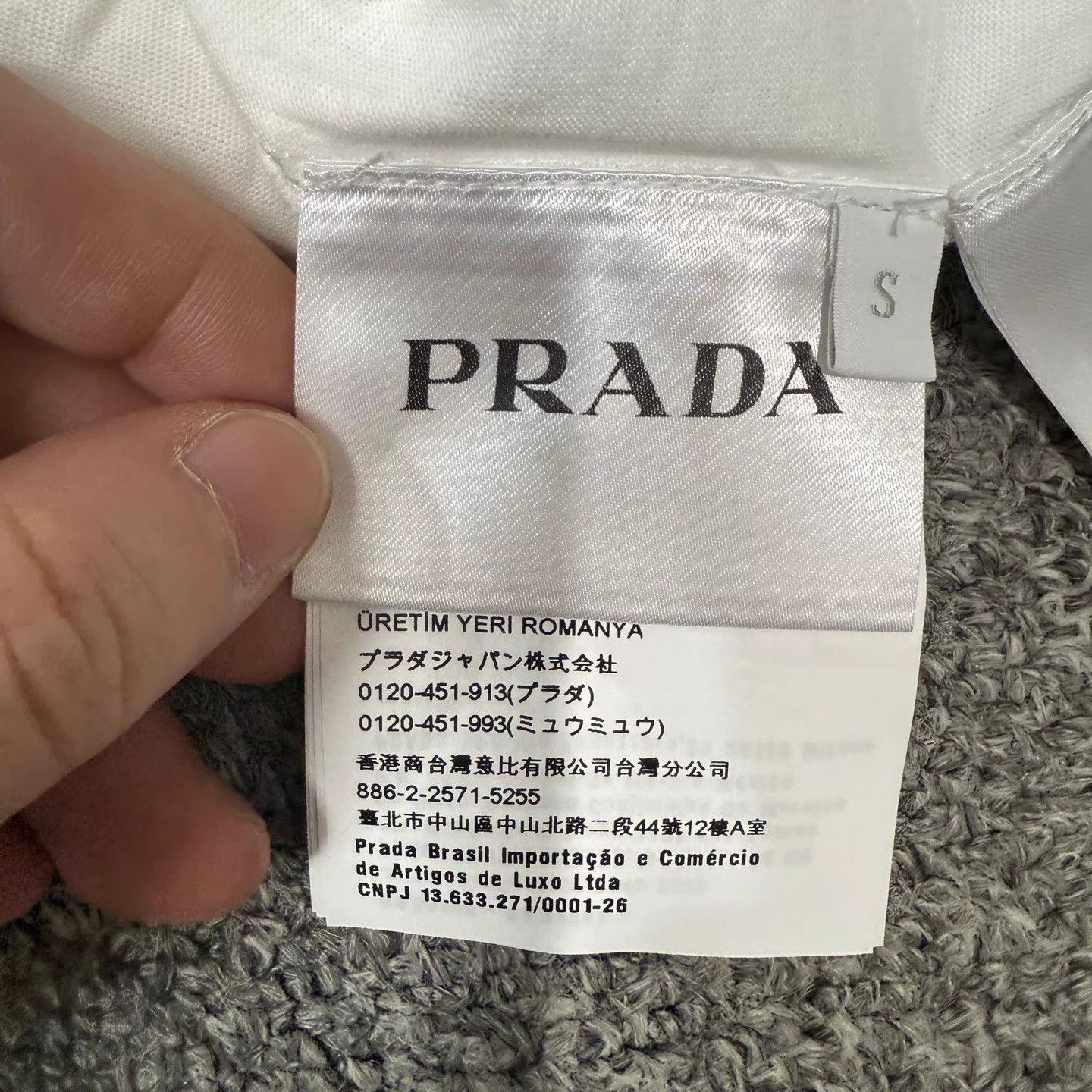 Prada Prada White Triangle Logo Short Sleeve Tee S Size US M / EU 48-50 / 2 - 4 Thumbnail