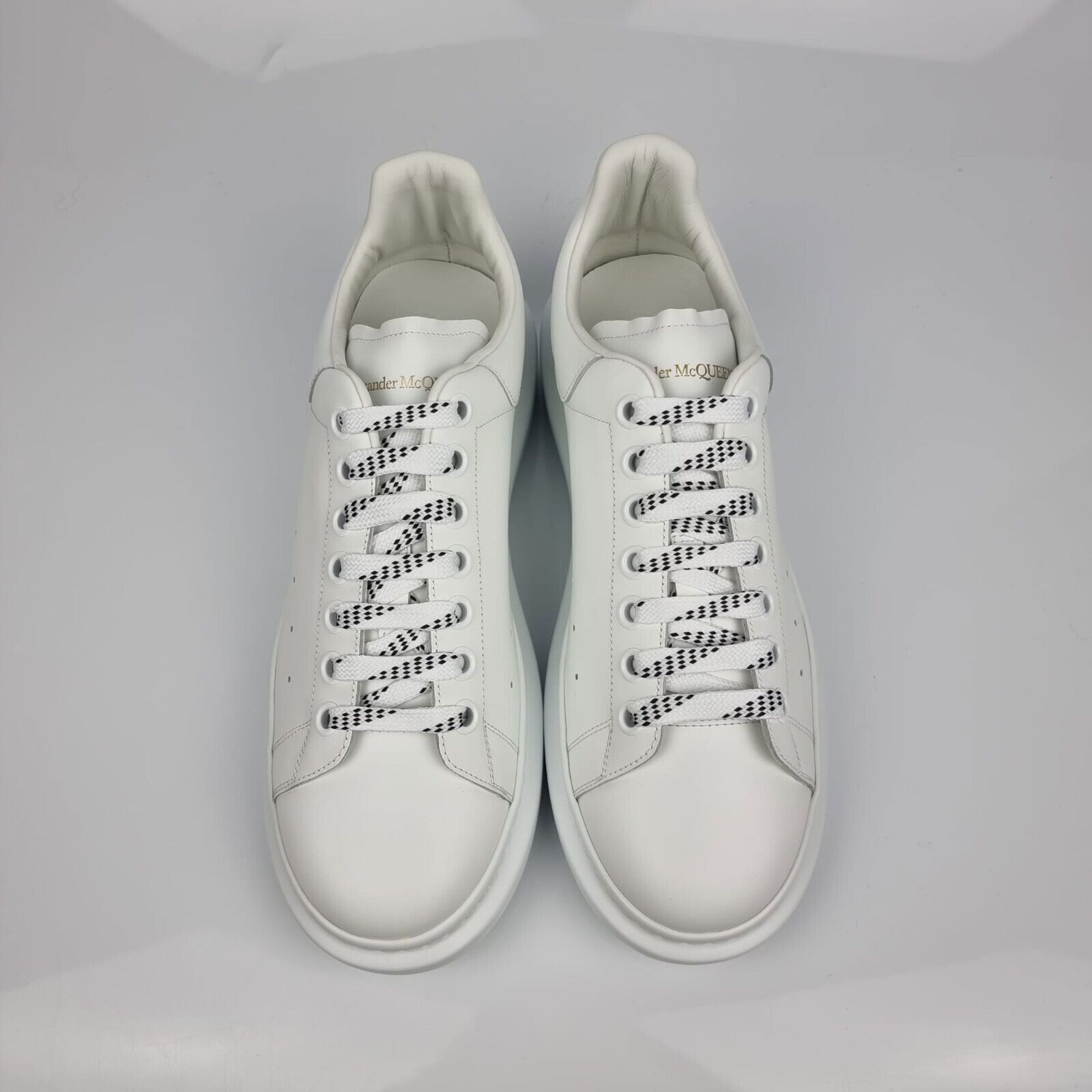 Alexander McQueen ALEXANDER MCQUEEN Larry Oversized Men's White Leather Sneake Size US 15 / EU 48 - 4 Thumbnail