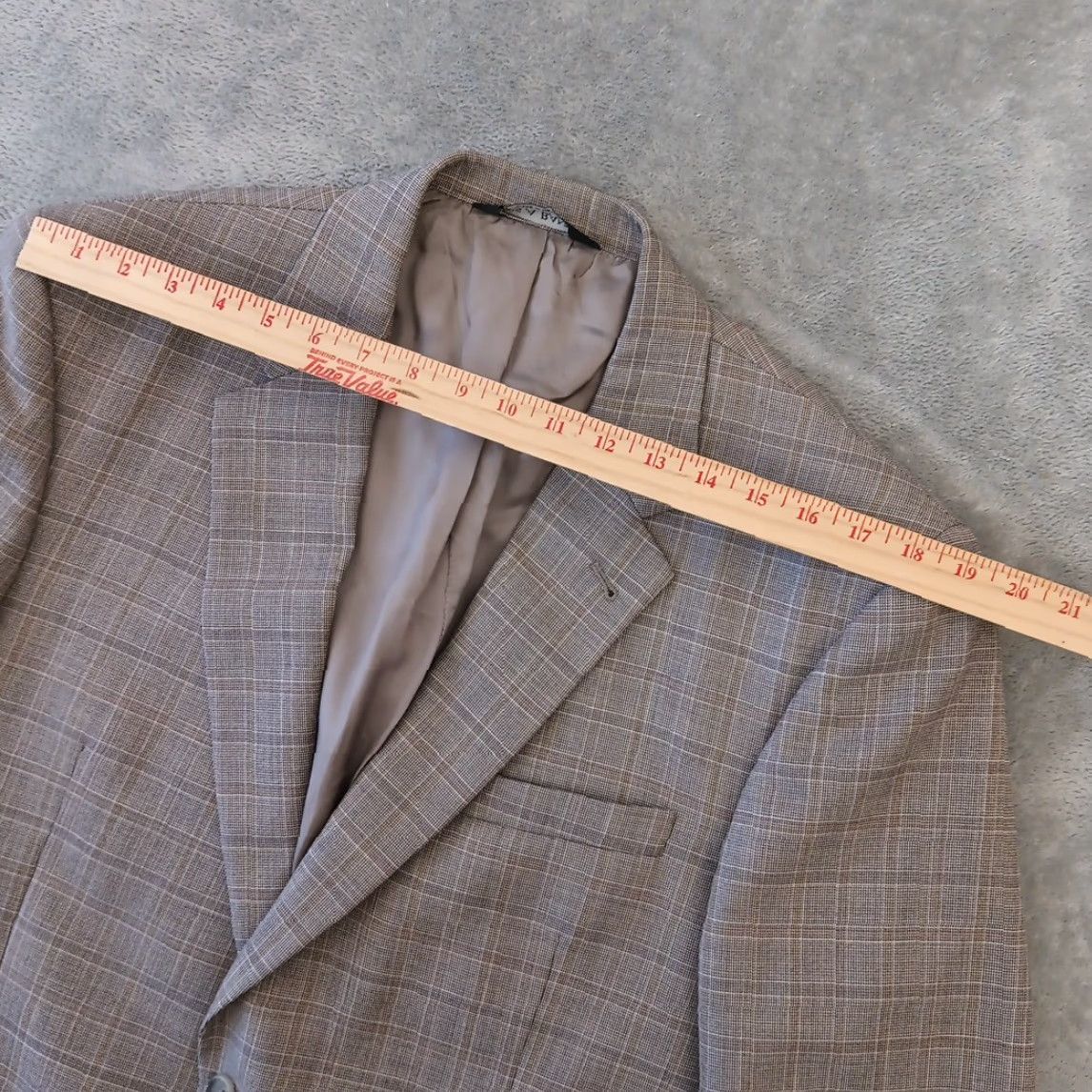 Jos. A. Bank Jos. A. Bank Blazer Mens 42 Gray Plaid Wool Two Button Single Vent Notch Lapel Regular Size 42 Jacket Front Button Style Two-Button 2 Piece Size 42R - 2 Thumbnail