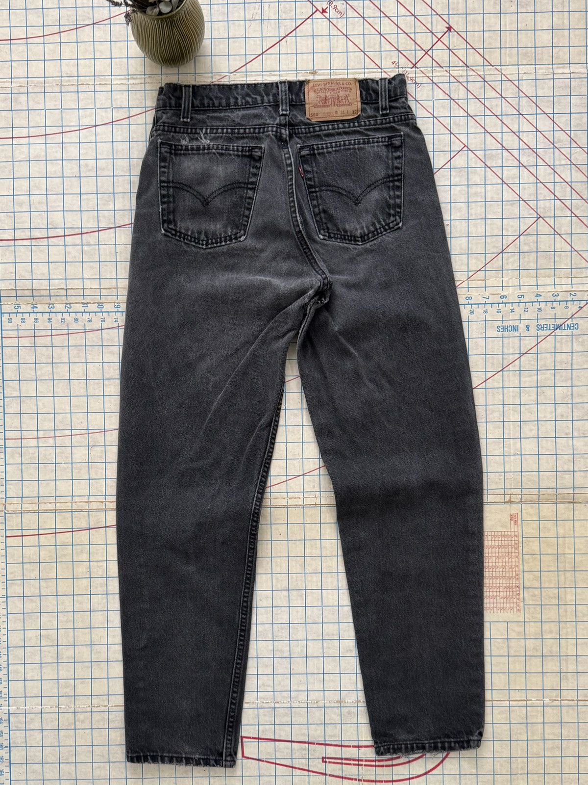 Levi's × Vintage Vintage 90’s Levi’s 550 Relaxed Fit Tapered Leg Faded Black Size US 30 / EU 46 - 10 Thumbnail