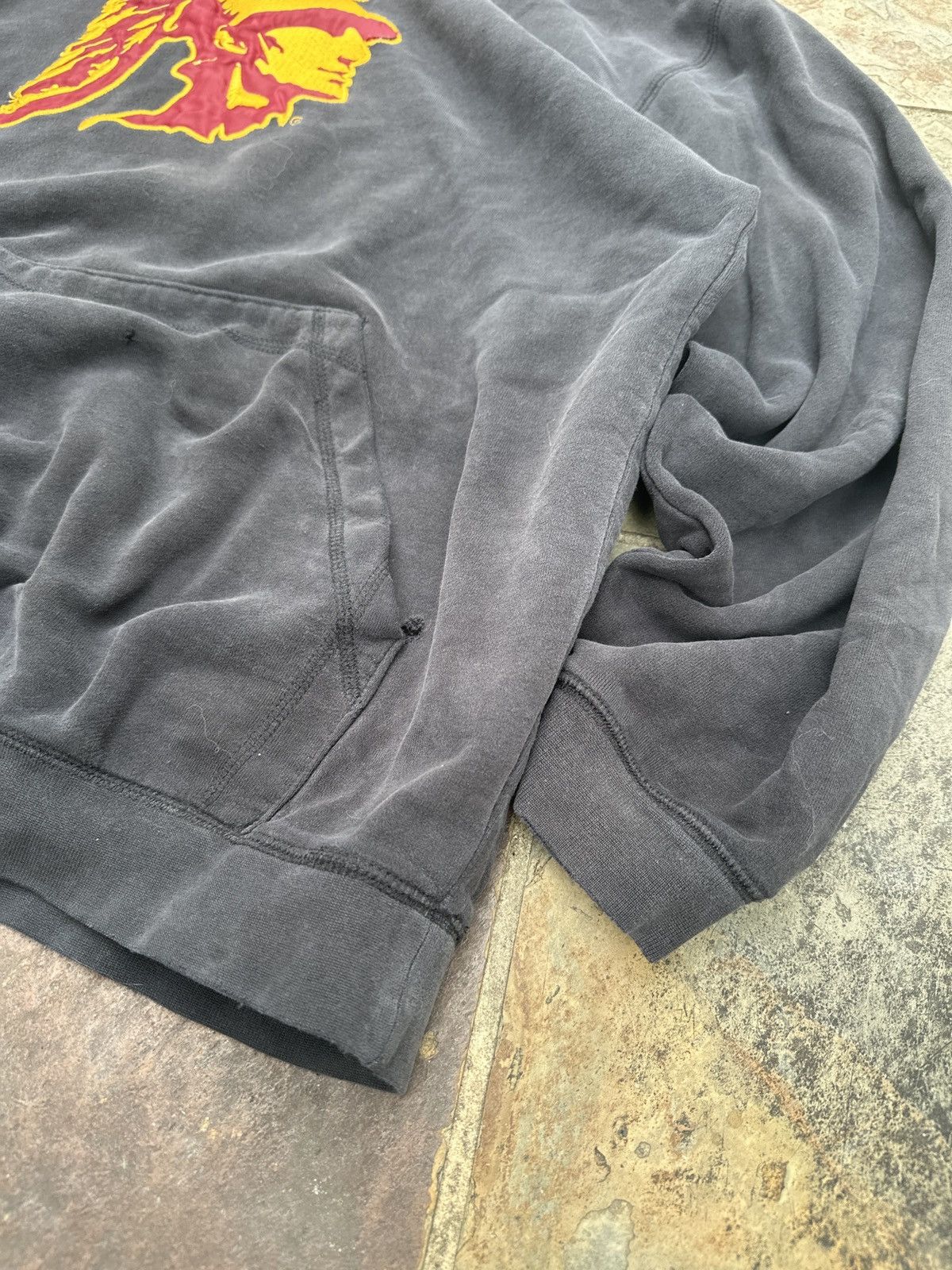 Vintage Vintage 90s USC College Black Hoodie Size US L / EU 52-54 / 3 - 3 Thumbnail
