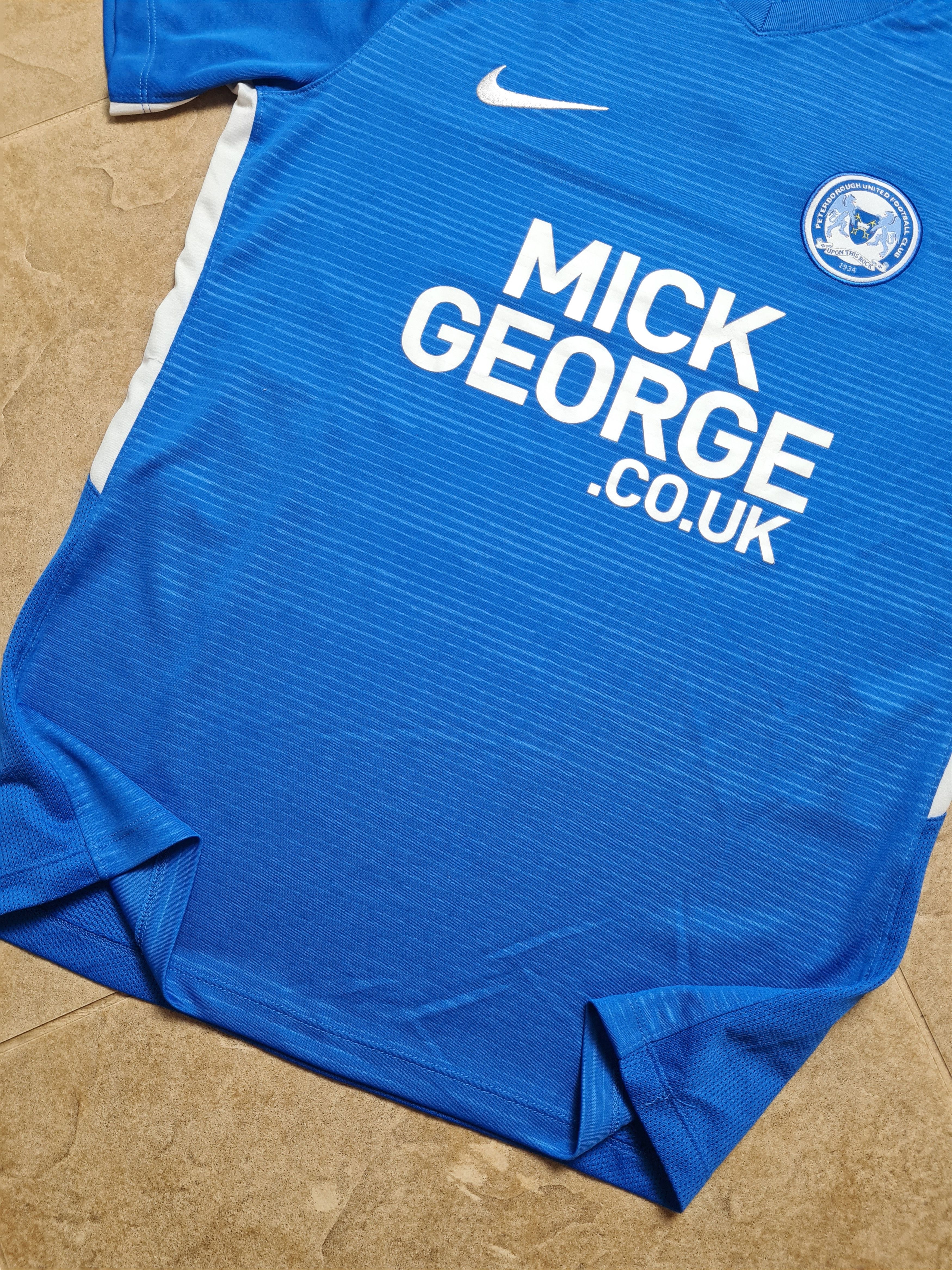Nike Nike Football Shirt 2016/2017 Peterborough United, Home Size US M / EU 48-50 / 2 - 3 Thumbnail