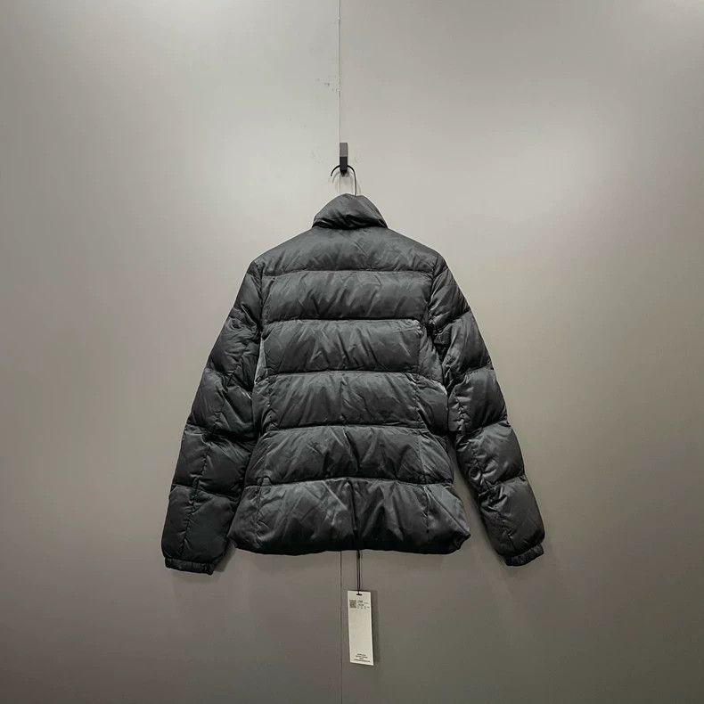Prada Prada Size 38 Gray embossed triangle down jacket 2501-Nexta Size US XXS / EU 40 - 2 Thumbnail