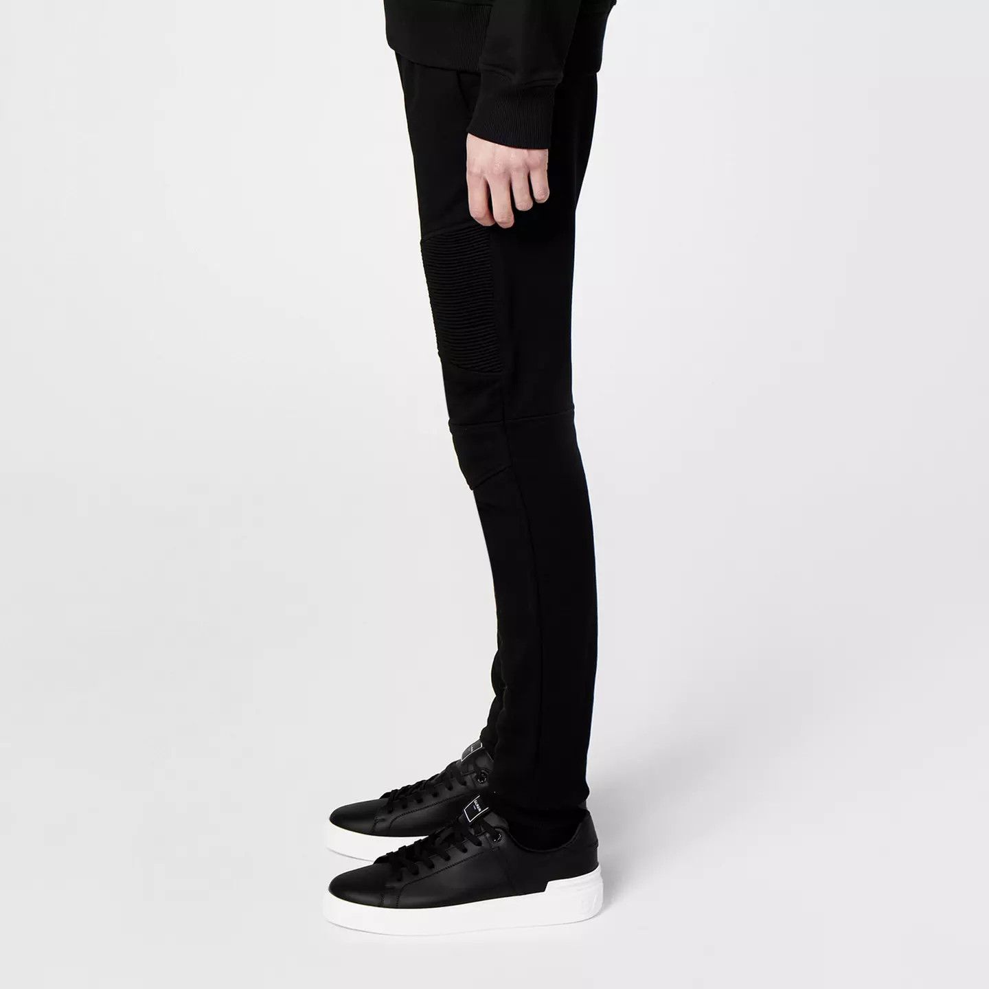 Balmain o1g2r1mq0426 Logo Cotton Sweatpants & Joggers in Noir Size US 30 / EU 46 - 4 Thumbnail