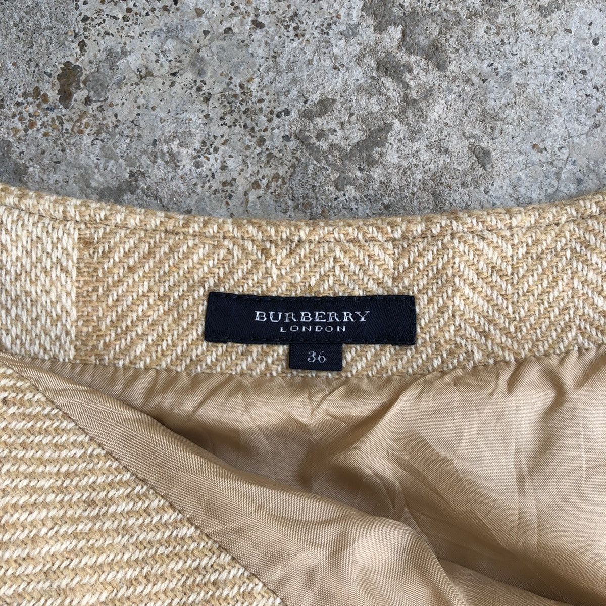 Burberry Burberry London Asymmetric Midi Skit - Wool Blend Size 26" / US 2 / IT 38 - 10 Thumbnail