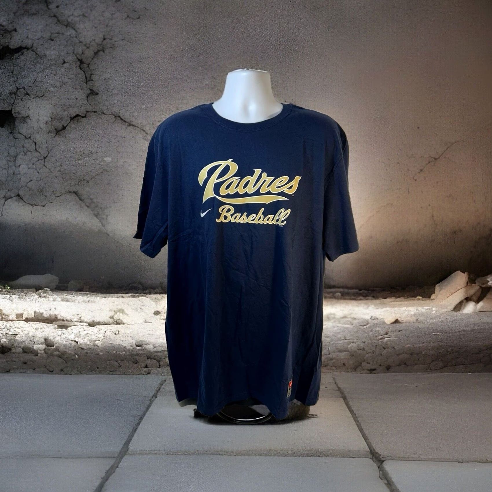 Nike VINTAGE Nike San Diego Padres Shirt Men 2XL Navy Blue MLB Dead Stock 2010s NWT Size US XXL / EU 58 / 5 - 4 Thumbnail