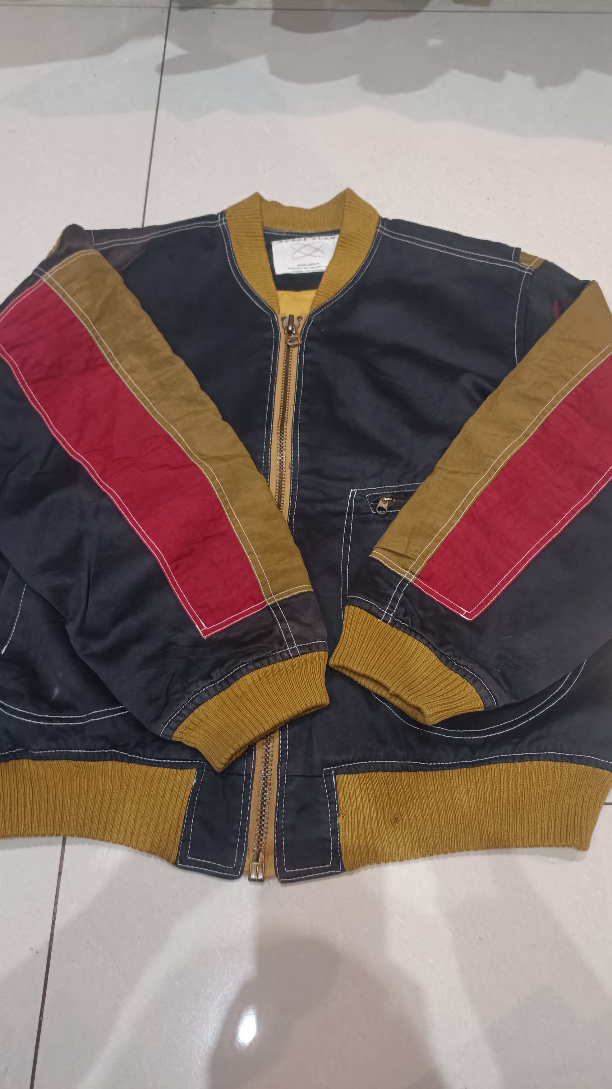 Vintage Space plan x japanese brand Size US L / EU 52-54 / 3 - 9 Thumbnail