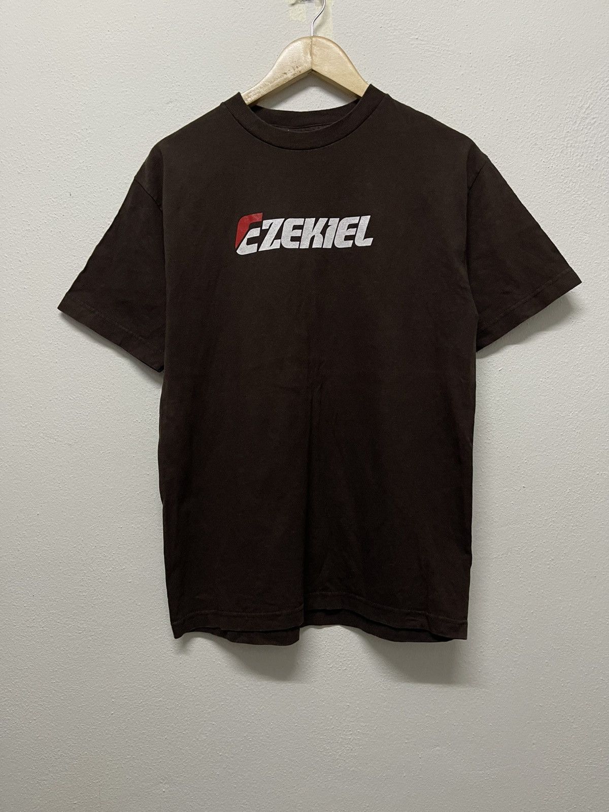 Ezekiel × Vintage VINTAGE EZEKIEL SKATEBOARDING TSHIRT RARE BROWN COLOUR Size US M / EU 48-50 / 2 - 1 Thumbnail