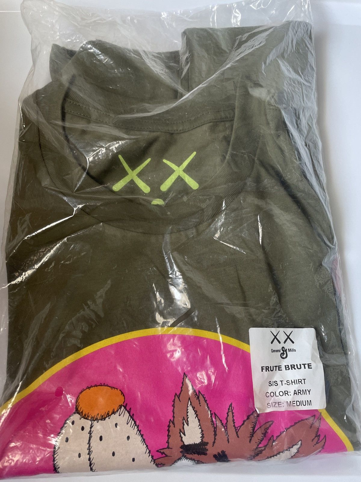 Kaws Kaws frute brute medium Size US M / EU 48-50 / 2 - 2 Thumbnail