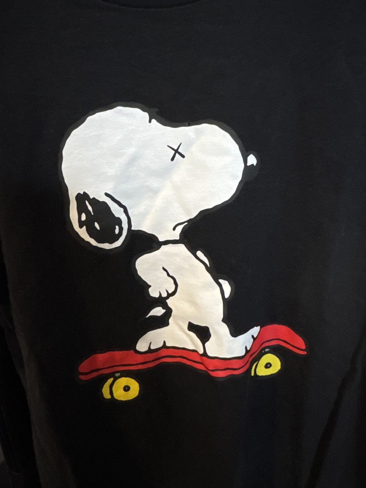 Kaws × Peanuts × Uniqlo Uniqlo x Kaws x Peanuts - XS - black Snoopy Skateboard tee Size US XS / EU 42 / 0 - 1 Thumbnail