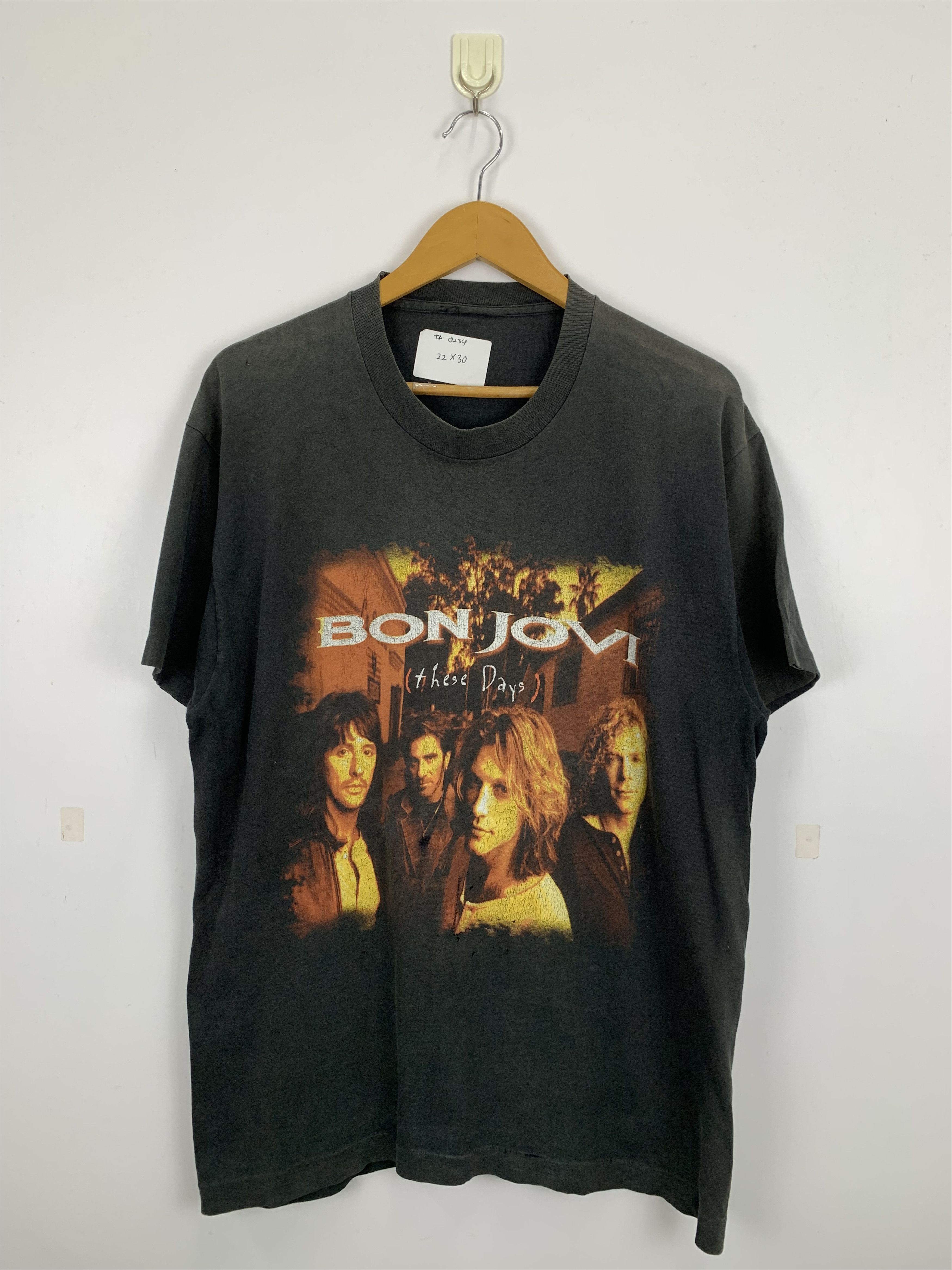 BON JOVI These Days Tシャツ　激レア　1993 BON JOVI】 バンドTシャツ ロックTシャツ BON JOVI KEEP THE
