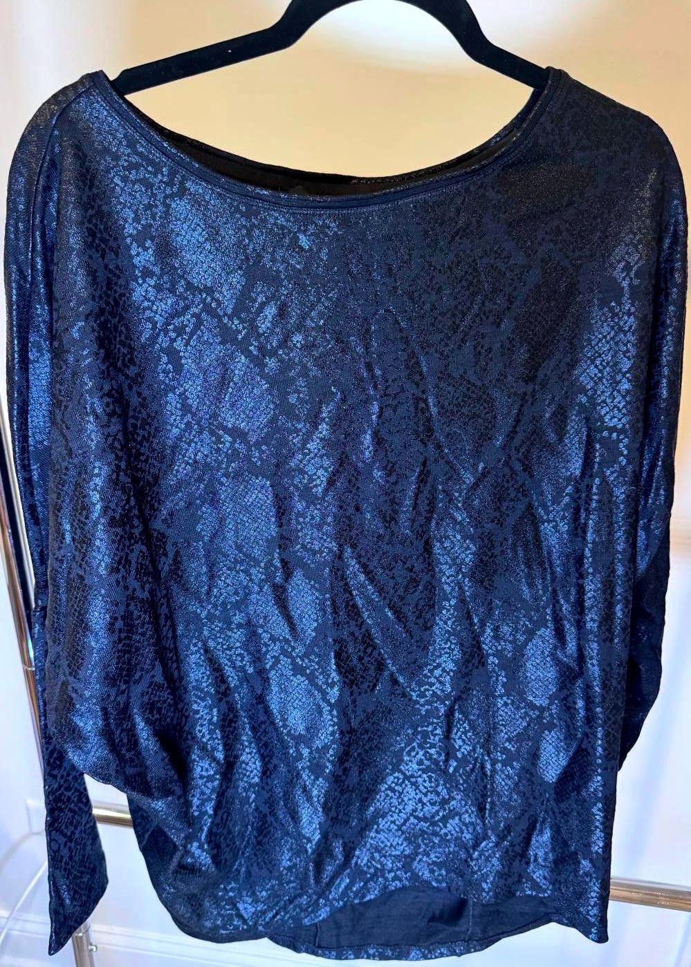Designer Elegant Black Snake Print Top by White House Black Market Size M / US 6-8 / IT 42-44 - 1 Thumbnail