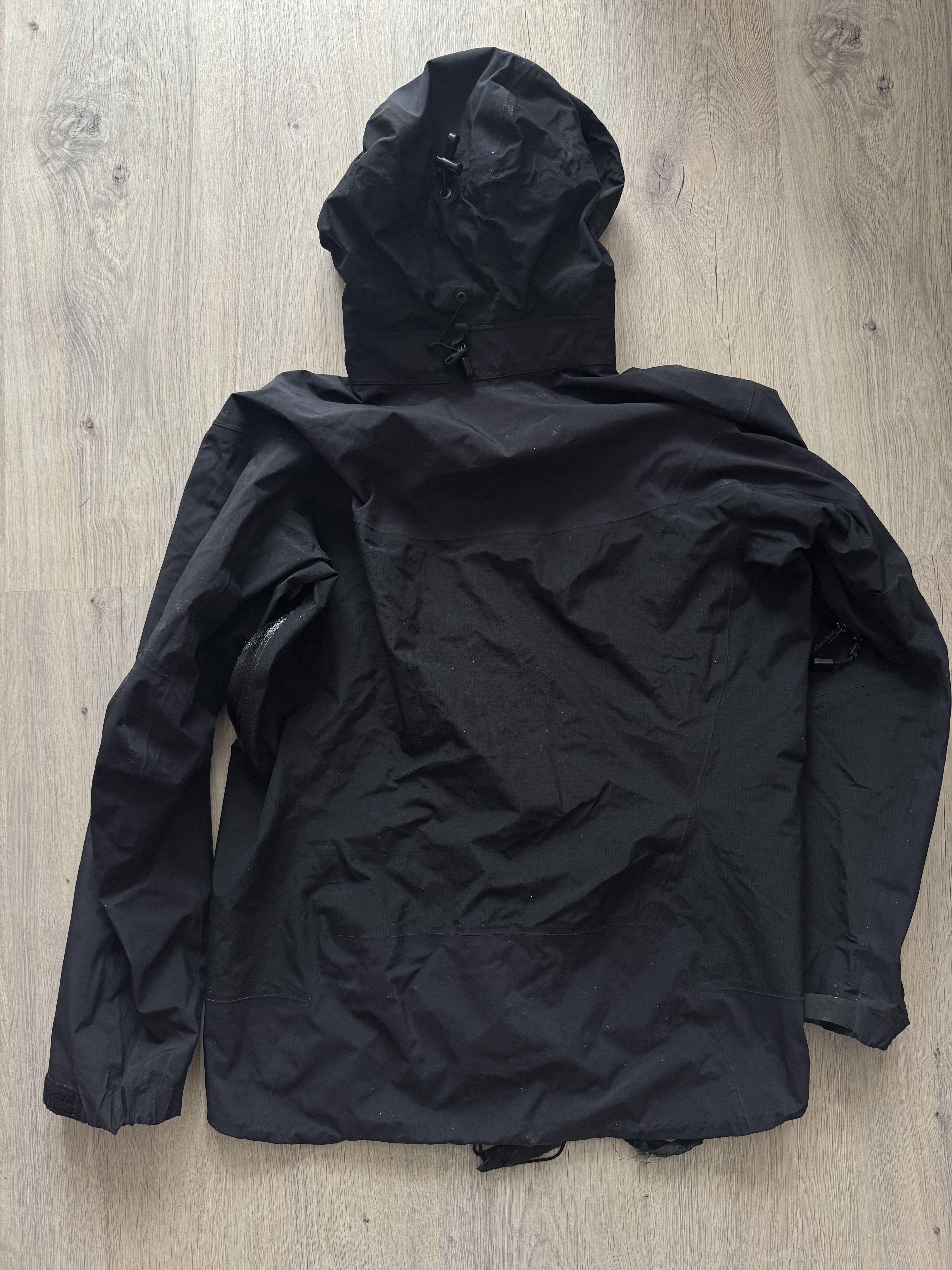 Arc'teryx Arc'teryx Theta AR Black Sangria Gore-Tex XCR Jacket Vintage Size US M / EU 48-50 / 2 - 16 Thumbnail