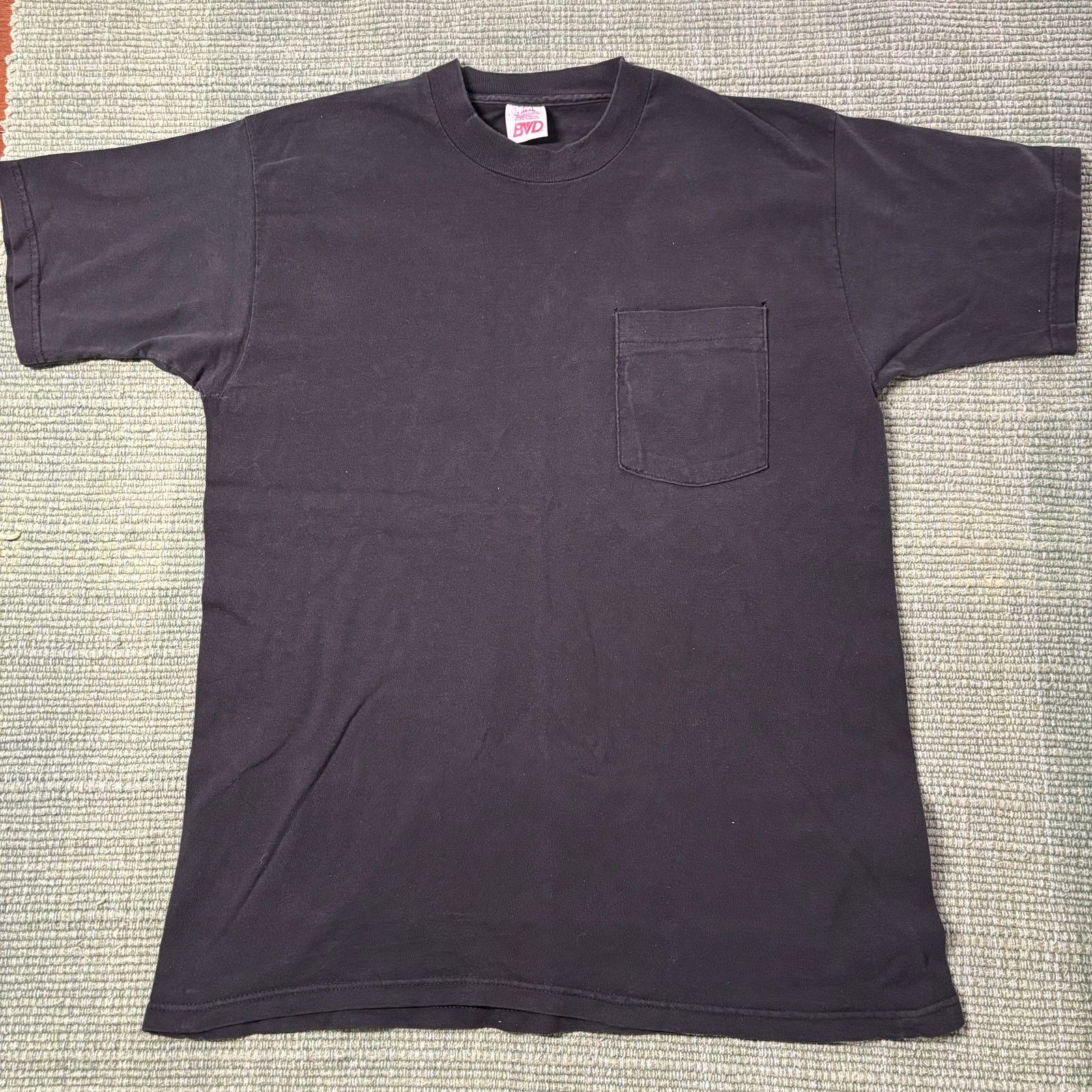 Vintage Vintage faded black pocket tee shirt 1990s size large Size US L / EU 52-54 / 3 - 2 Thumbnail