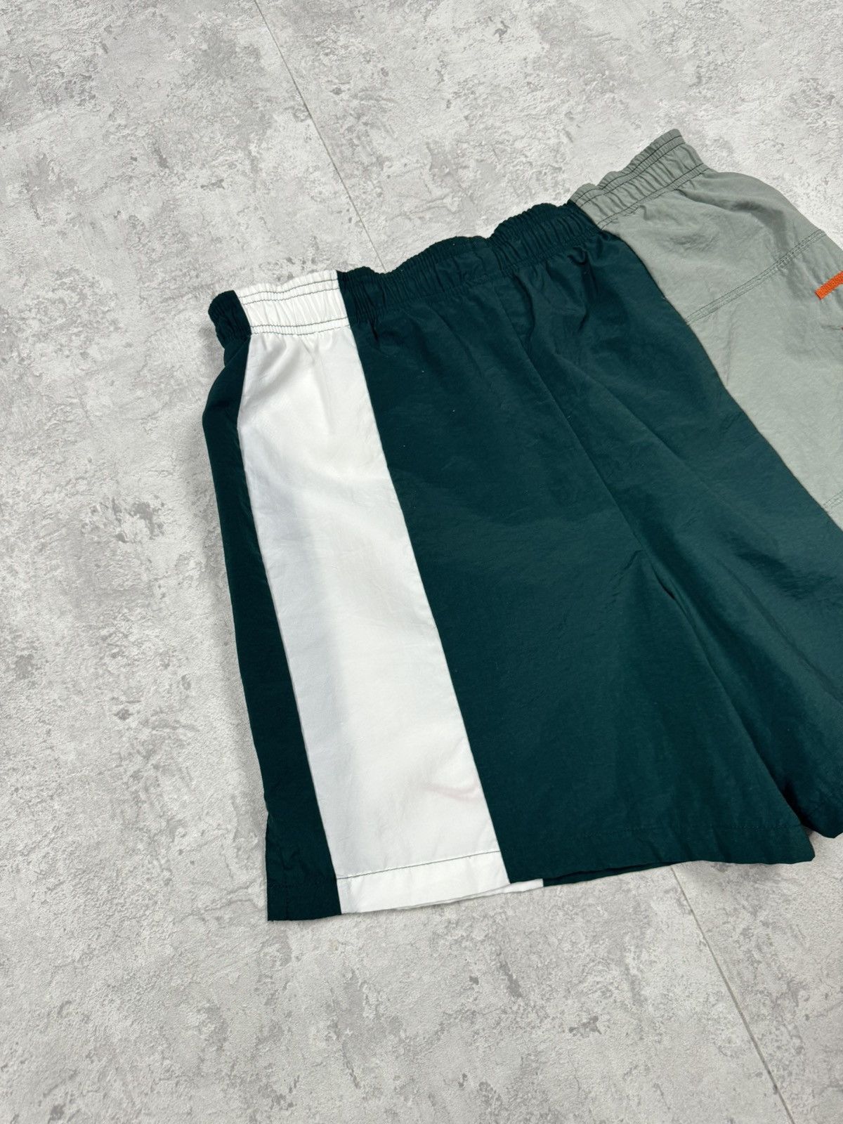 Nike Vintage Nike Y2K Shorts Size M Size US 31 - 6 Thumbnail
