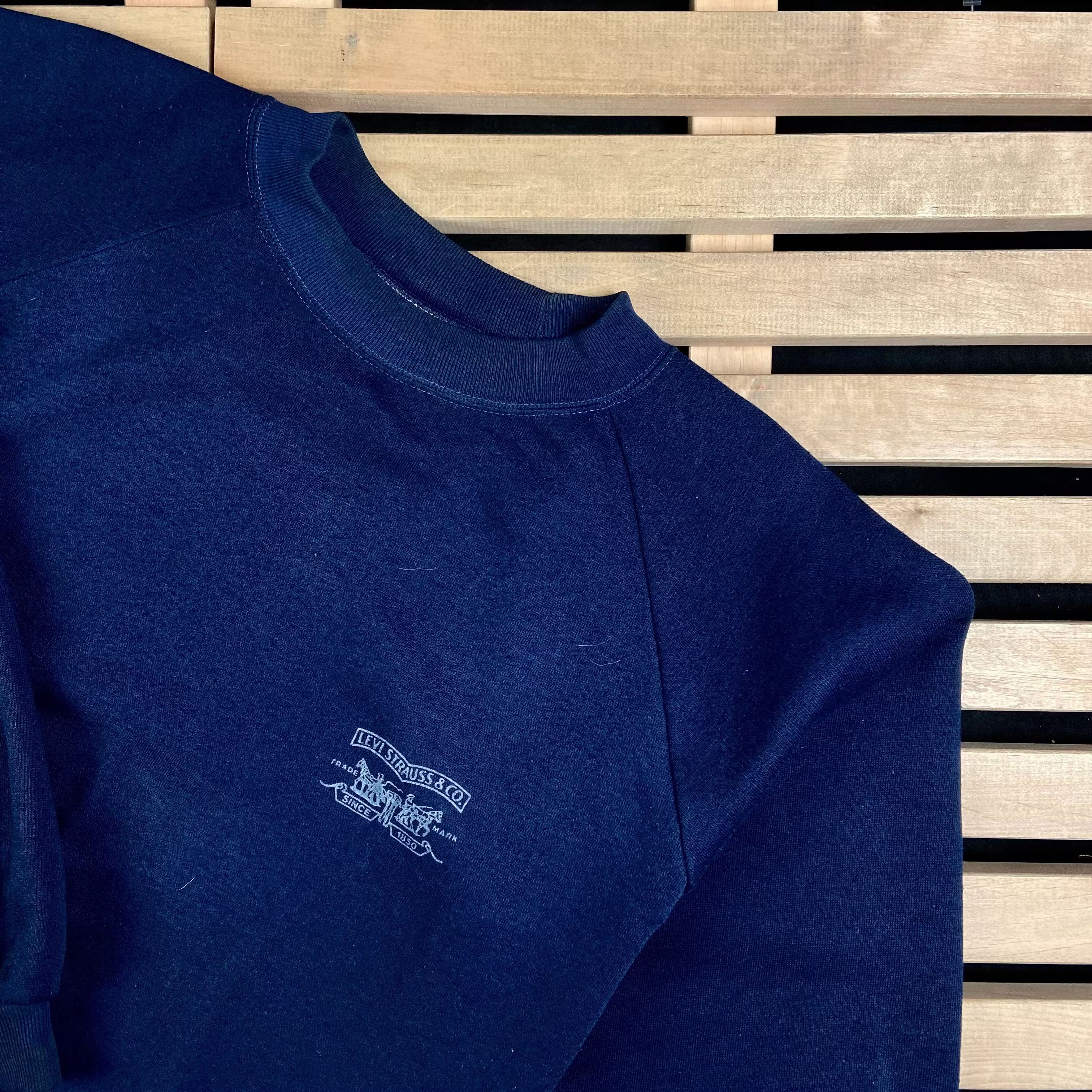 Levi's × Levi's Vintage Clothing × Vintage Mens Vintage Sweatshirt Levis Size M Size US M / EU 48-50 / 2 - 2 Thumbnail