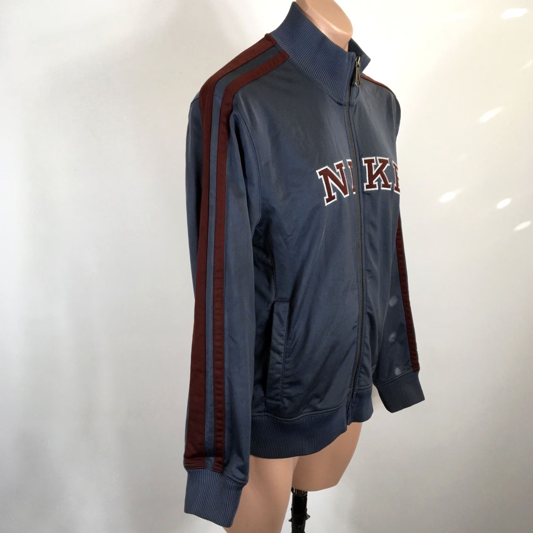 Nike VINTAGE Nike Charcoal Gray Maroon Full Zip Collared Athletic Track Jacket Sz M 90s Mens Size US M / EU 48-50 / 2 - 5 Thumbnail