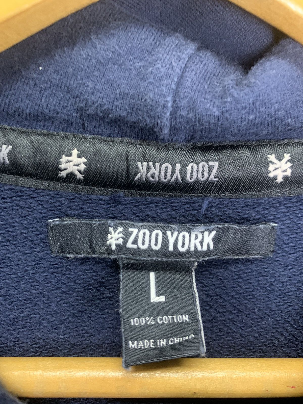 Vintage Vintage Zoo York big logo hoodies Size US L / EU 52-54 / 3 - 9 Thumbnail