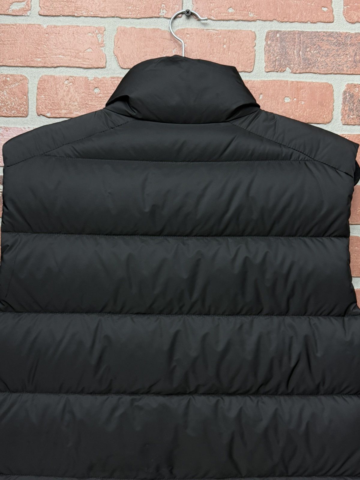 Prada Size M/48 - Prada Padded Re-Nylon Vest Size US M / EU 48-50 / 2 - 6 Thumbnail