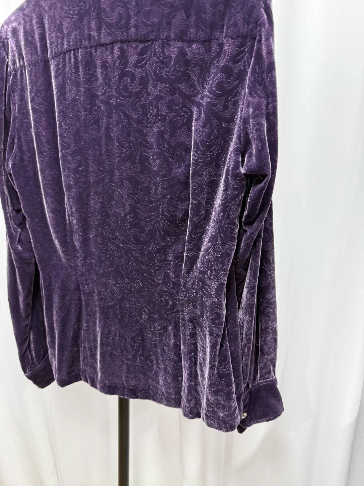 Dries Van Noten Dries van noten Velvet Damask Gemstone Button Shirt K20 Size US S / EU 44-46 / 1 - 7 Thumbnail