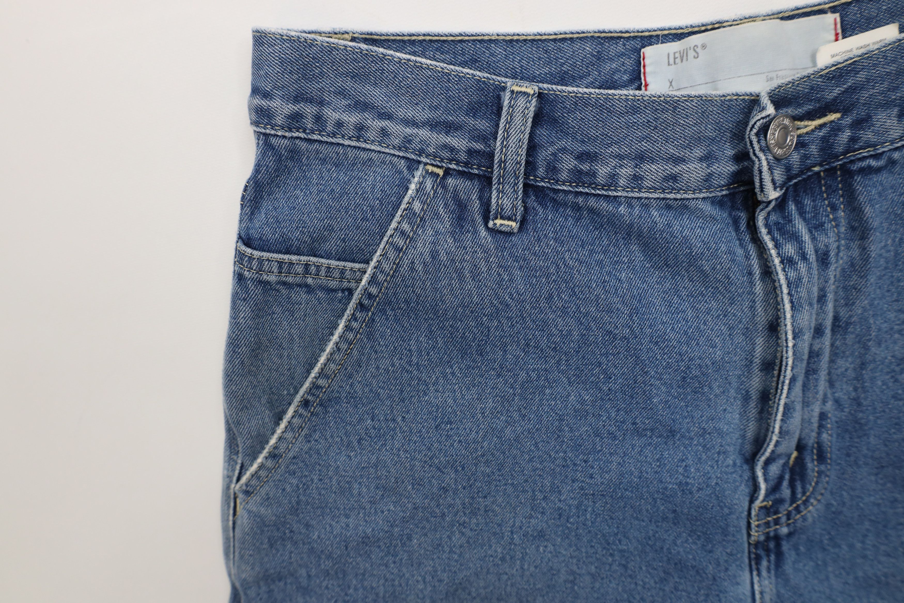Levi's Vintage Y2K 2002 Dungaree Denim Jean Shorts Jorts Blue Size US 31 - 8 Thumbnail