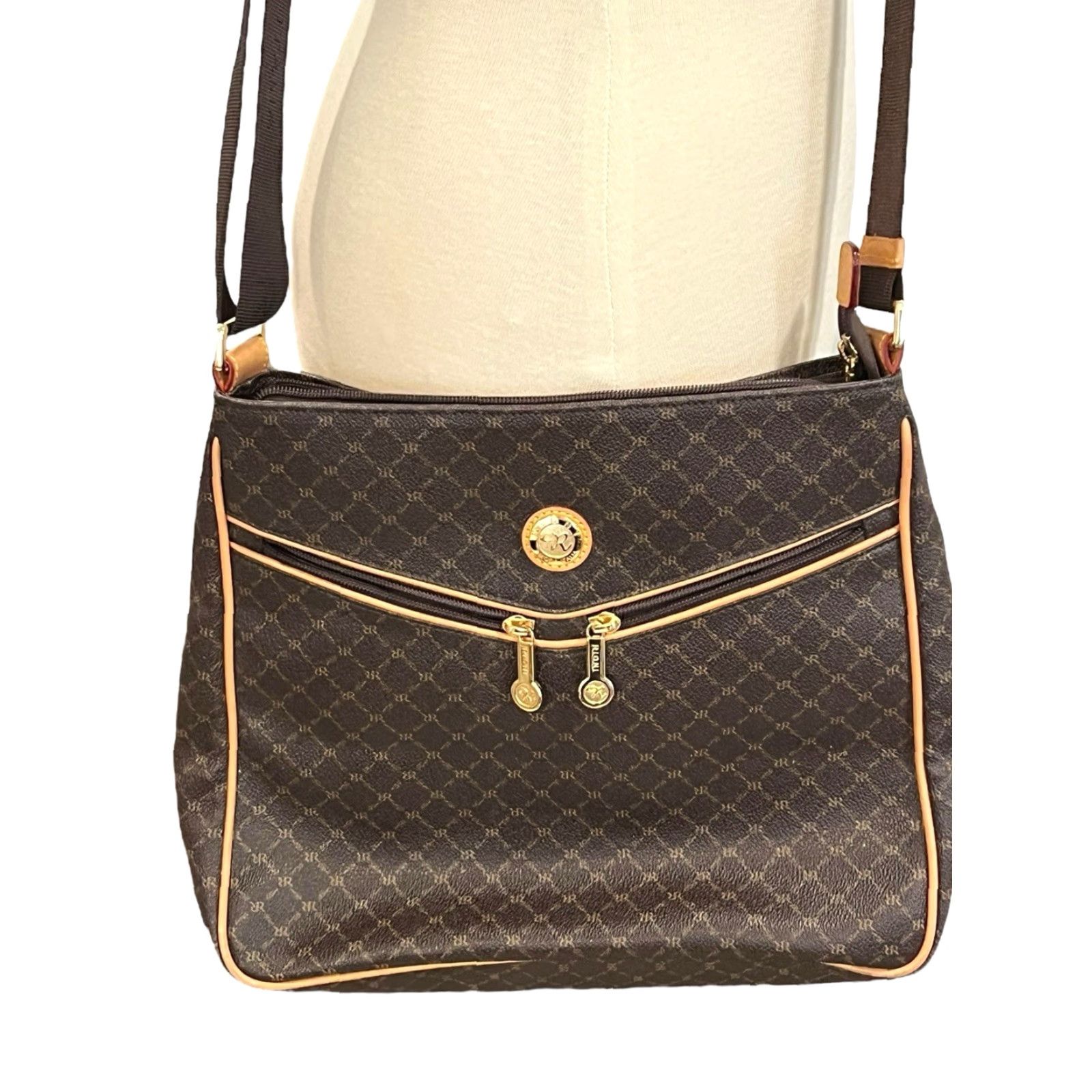 Brioni RIONI Aletta Daily Messenger Crossbody Bag Brown Signature Monogram EUC Purse Handbag Size ONE SIZE - 2 Thumbnail
