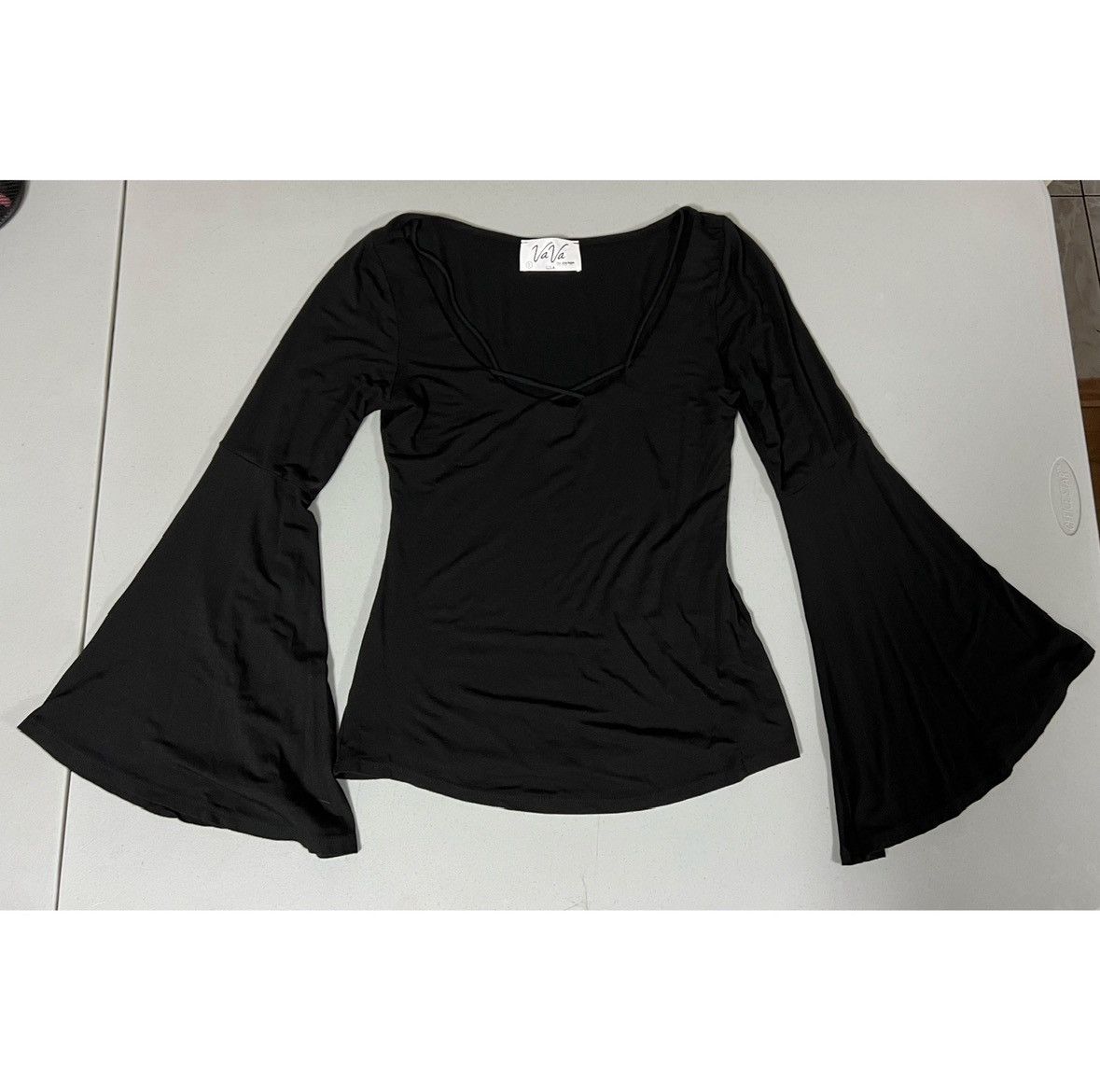 VaVa Black Solid Cut-Out Bell Sleeve Shirt Top Blouse Tee Size S🖤 Size S / US 4 / IT 40 - 4 Thumbnail