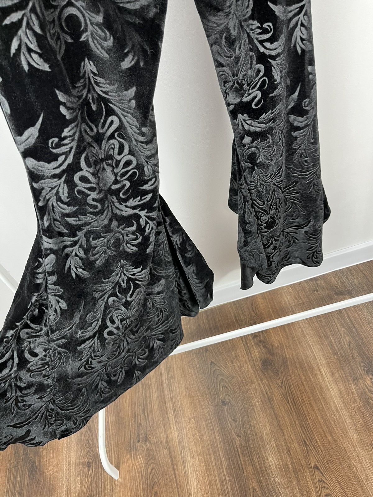 Other Vintage Black Velvet Flared Pants Women L Baroque Bottoms Size 32" / US 10 / IT 46 - 14 Thumbnail