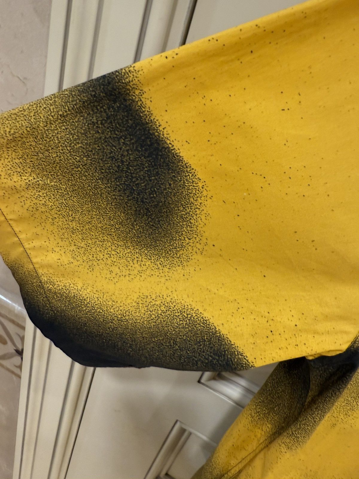 Alexander McQueen Graffiti spray shirt in yellow size15+ Size US M / EU 48-50 / 2 - 14 Thumbnail