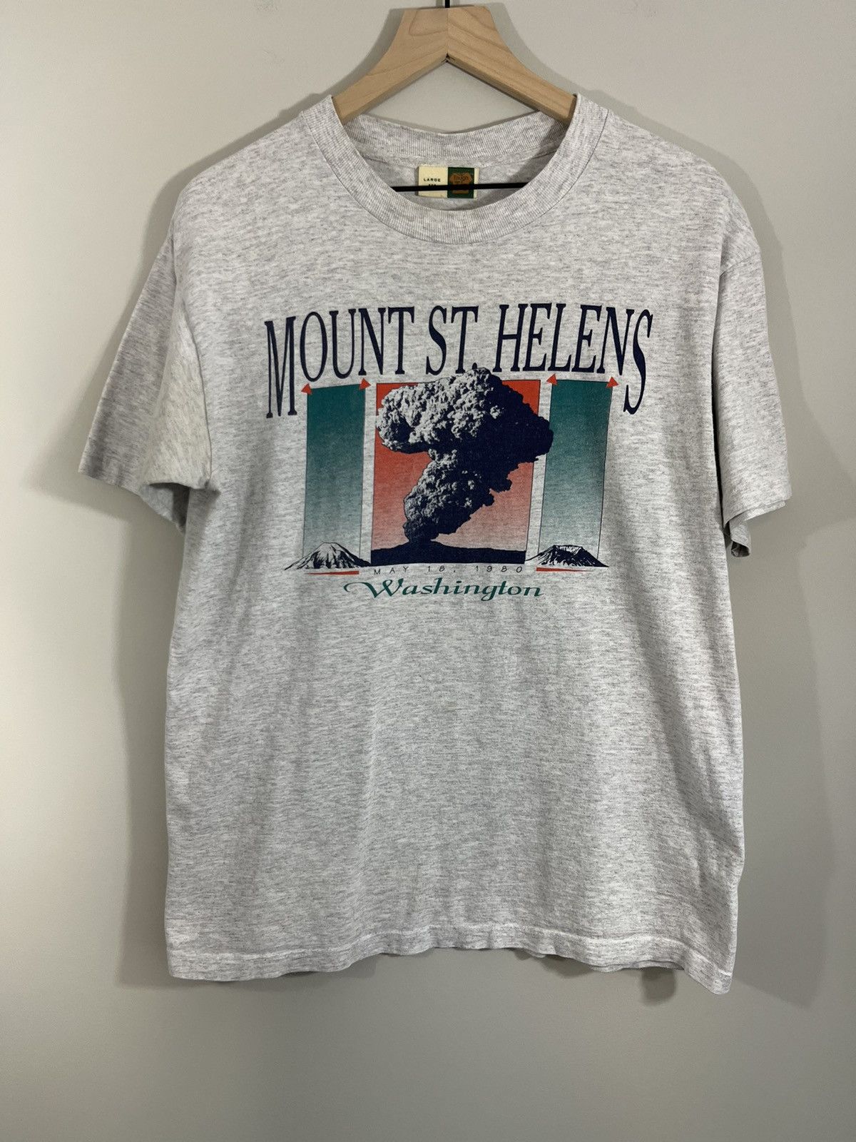 Vintage Mount St Helens 1980 Explosion Distressed Tee Size US L / EU 52-54 / 3 - 2 Thumbnail