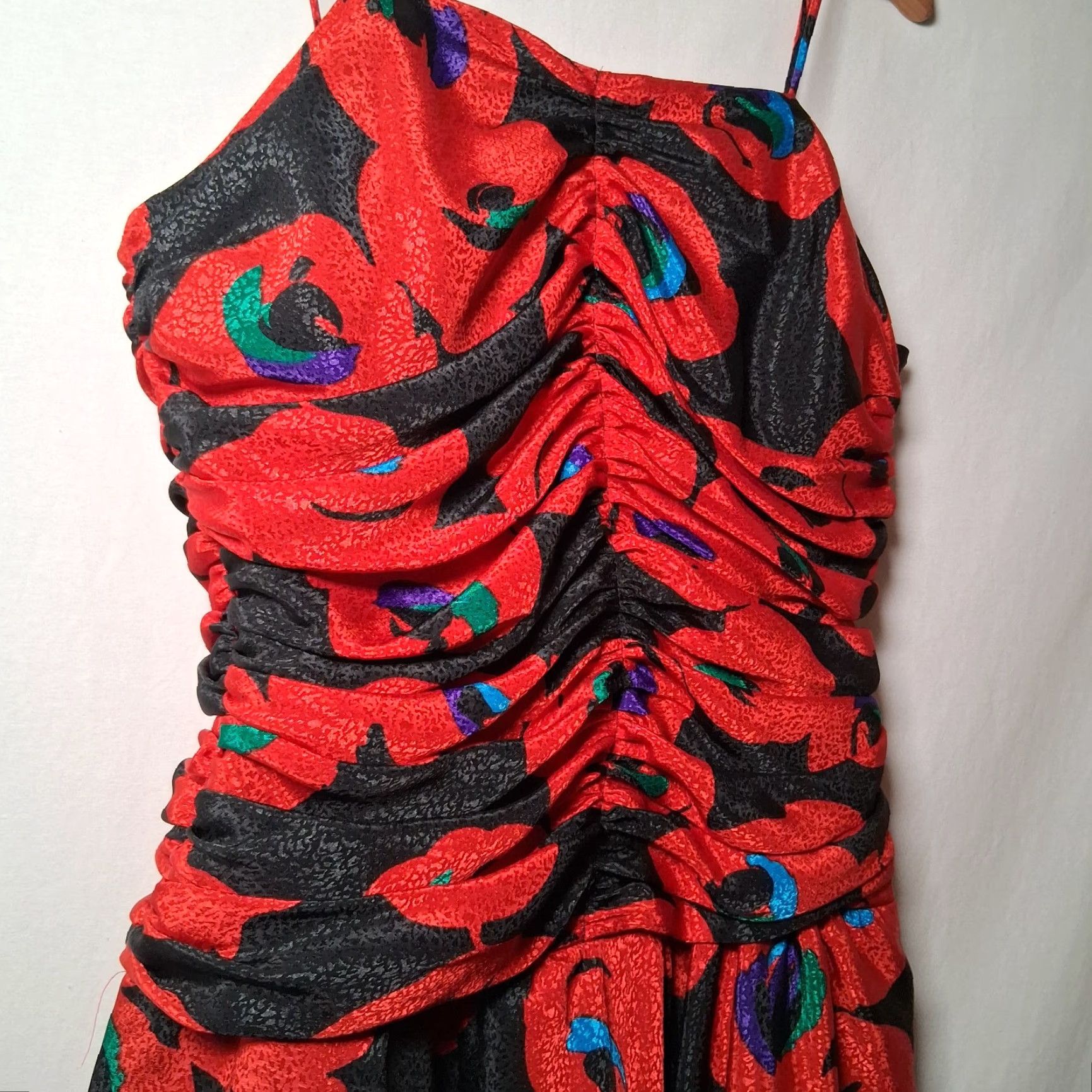 Vintage VINTAGE Apostrophe 1980s Party Dress Red Black Floral Satin Sleeveless Spaghetti Zips back Giant bow Tulle lining Dress Women's Size XL / US 12-14 / IT 48-50 - 7 Thumbnail