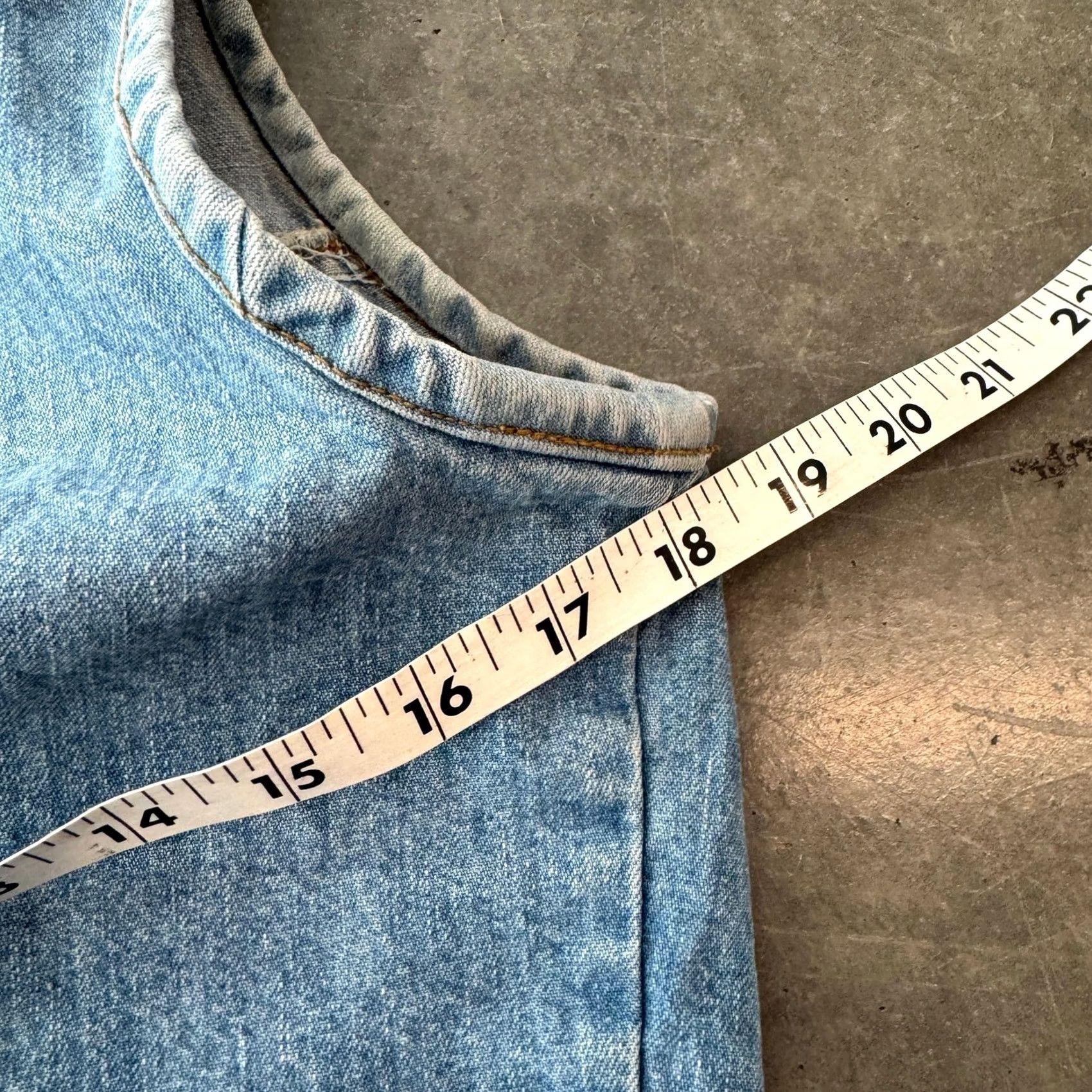 Denime VINTAGE Denim Blue Cropped Vest Button Front Collared Western Women’s Small Vest Women’s Small Denim Sleeveless Size S / US 4 / IT 40 - 3 Thumbnail
