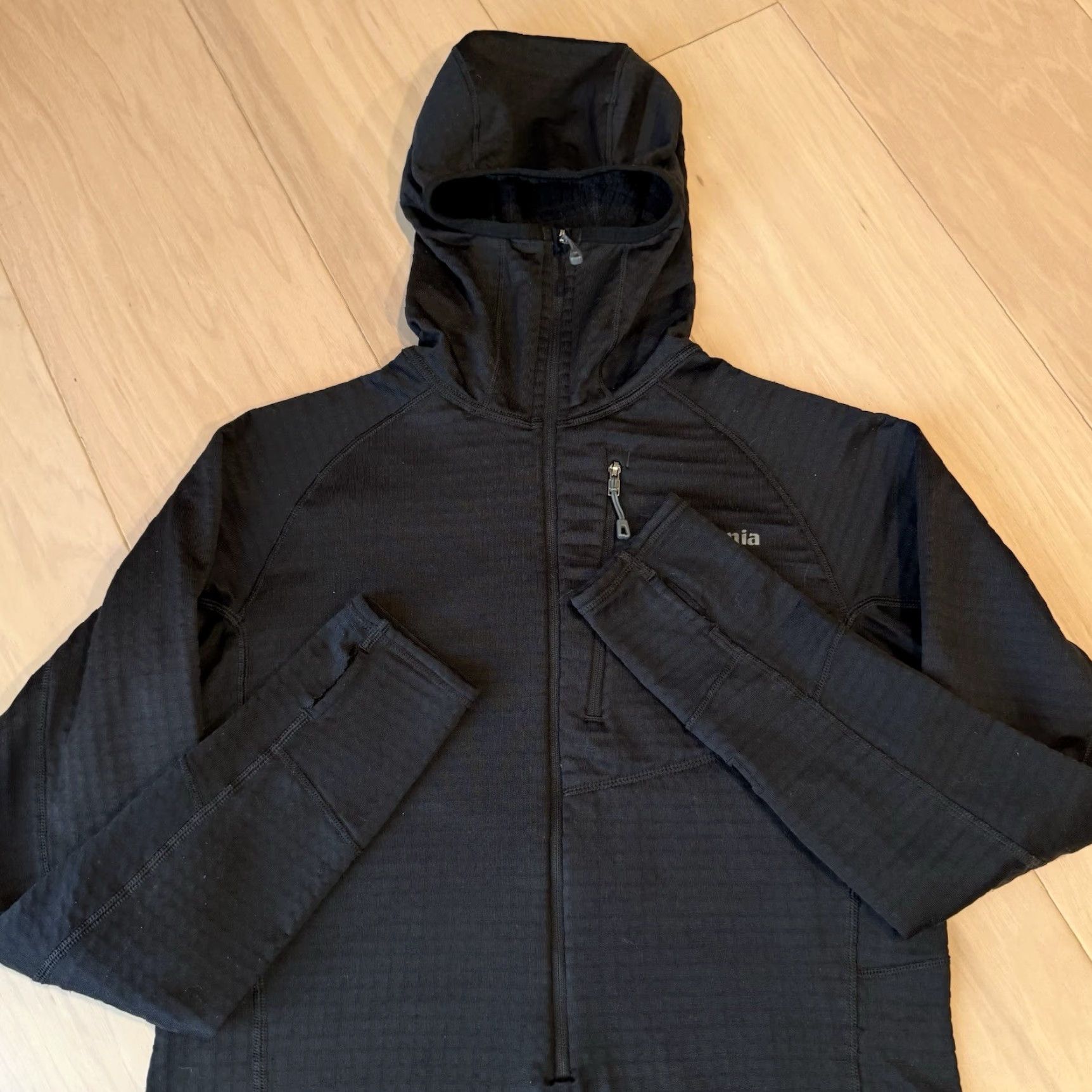 Patagonia Patagonia R1 Hoody Women's Small Black Polartec Fleece Jacket Size S / US 4 / IT 40 - 5 Thumbnail