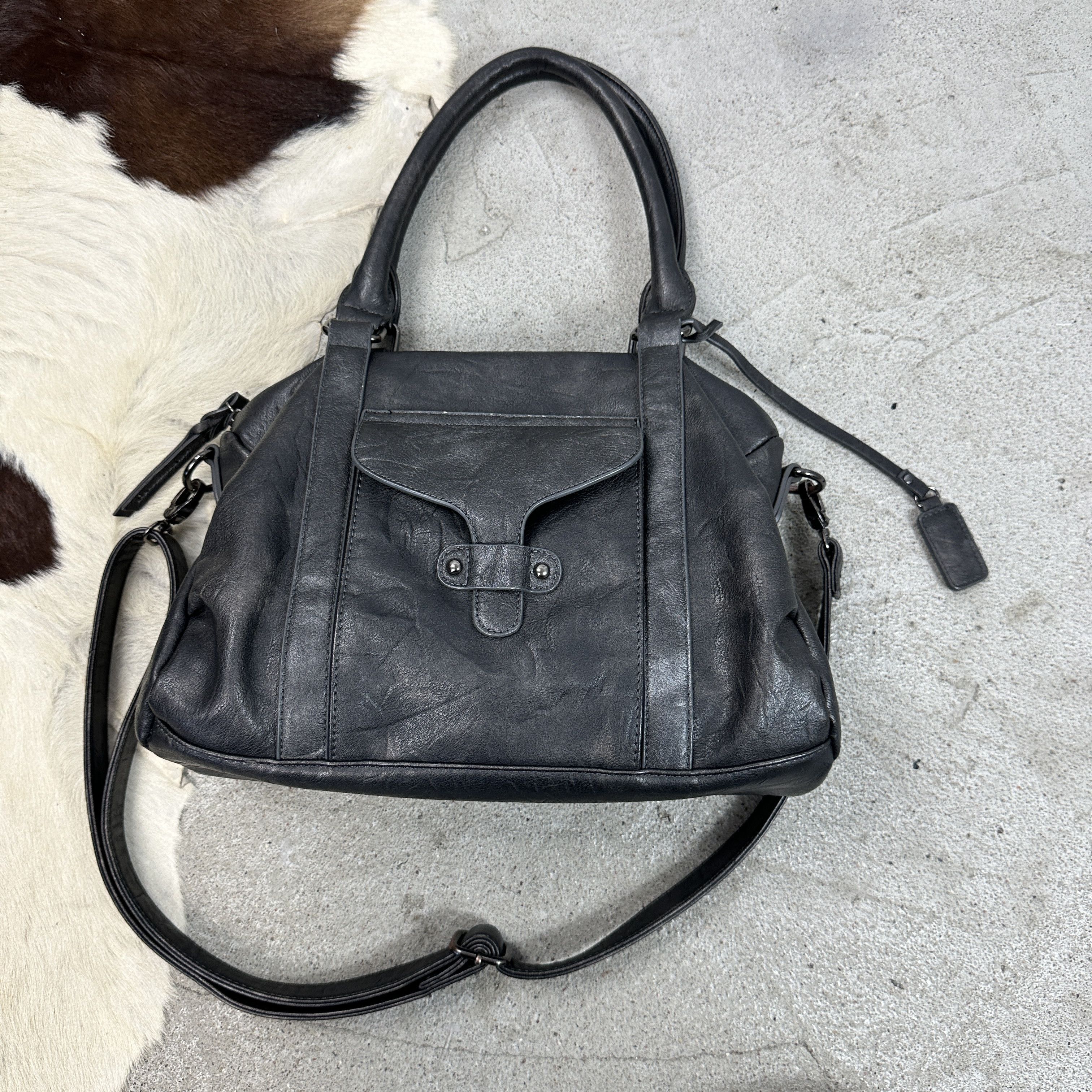 Vintage Vintage Avant Garde Faux Leather Shoulder Bag 00s Size ONE SIZE - 3 Thumbnail