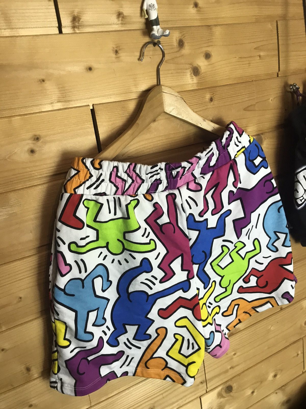Keith Haring Keith Haring over print shorts Size 34" / US 12 / IT 48 - 7 Thumbnail