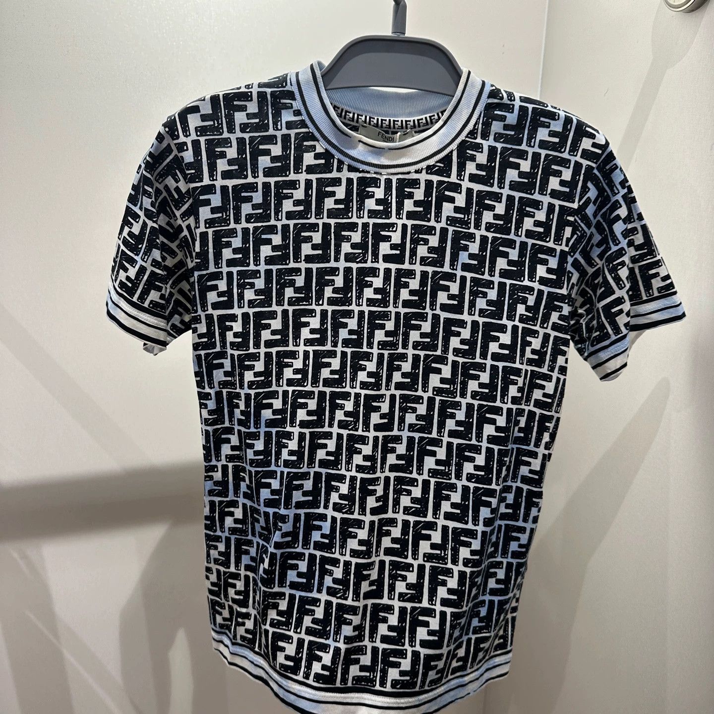 Fendi Fendi FF All-Over Print Short Sleeve T-Shirt XS Size XS / US 0-2 / IT 36-38 - 6 Thumbnail