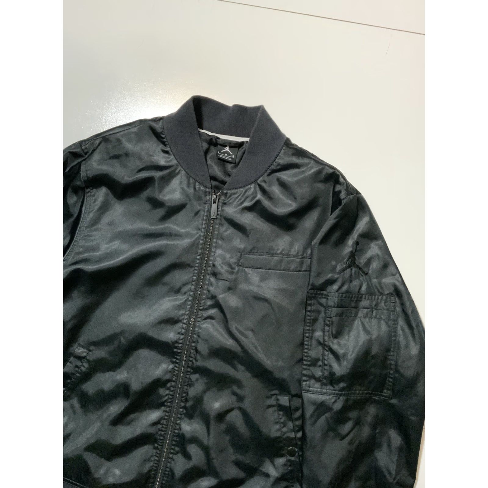 Jordan Brand VINTAGE Air Jordan Black Satin Retro Jumpman Logo Full Zip Bomber Jacket Sz. L Mens Size US L / EU 52-54 / 3 - 6 Thumbnail