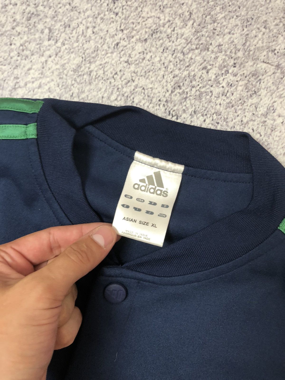 Adidas Vintage mens t-shirt adidas size Xl casual usa Size US XL / EU 56 / 4 - 4 Thumbnail