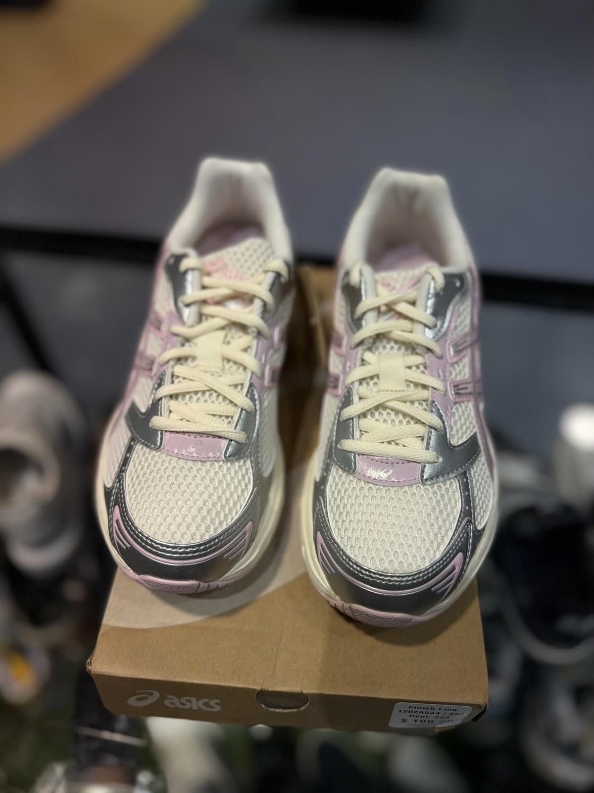 Asics Size 7W/5:5M - ASICS GEL-1130 Cream/Barely Rose Size US 7 / IT 37 - 8 Thumbnail
