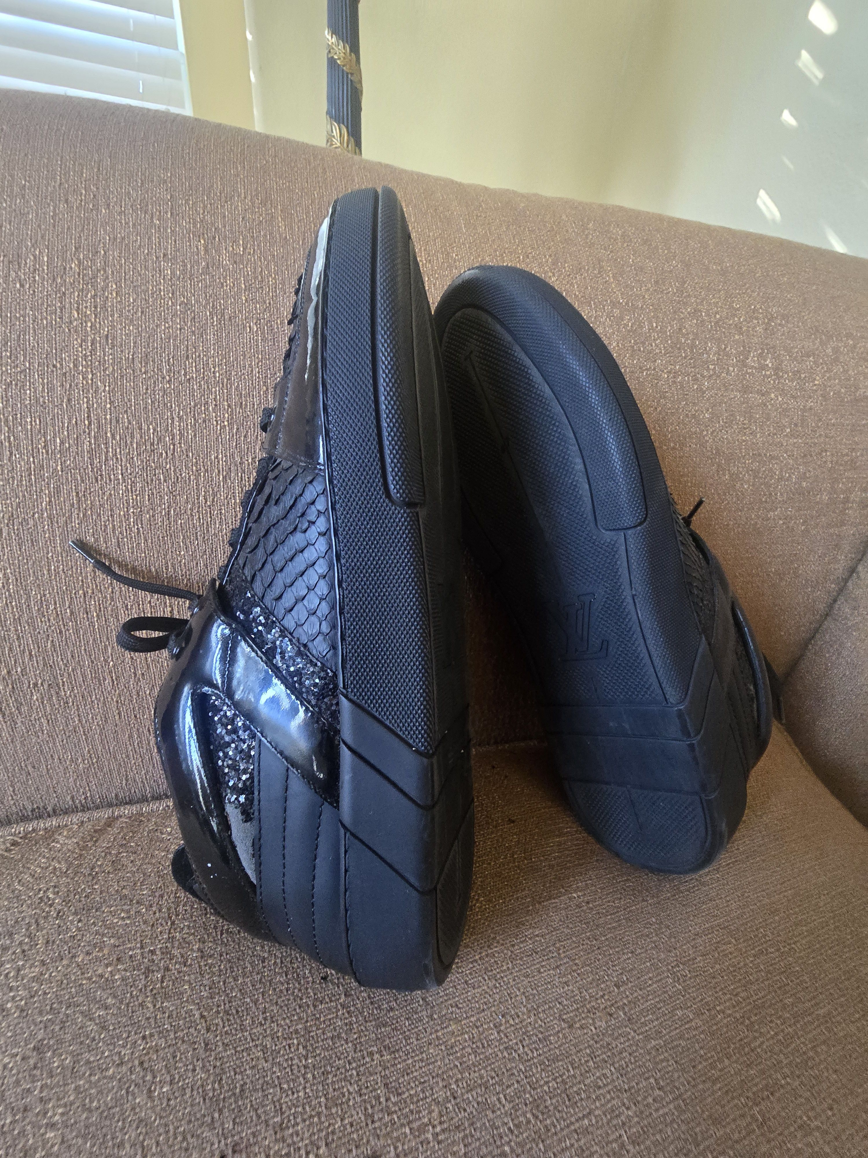 Louis Vuitton Louis Vuitton Black Python/Leather Sneakers Sz LV/8/US9 Size US 9 / EU 42 - 9 Thumbnail