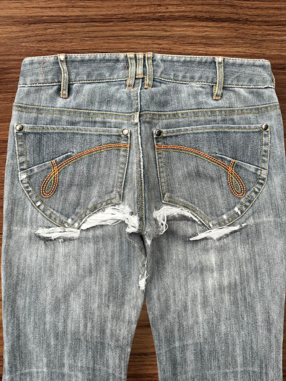 Japanese Brand Vintage Y2K Japanese Brand Distressed Bootcut Flare Jeans Size 27" / US 4 / IT 40 - 4 Thumbnail